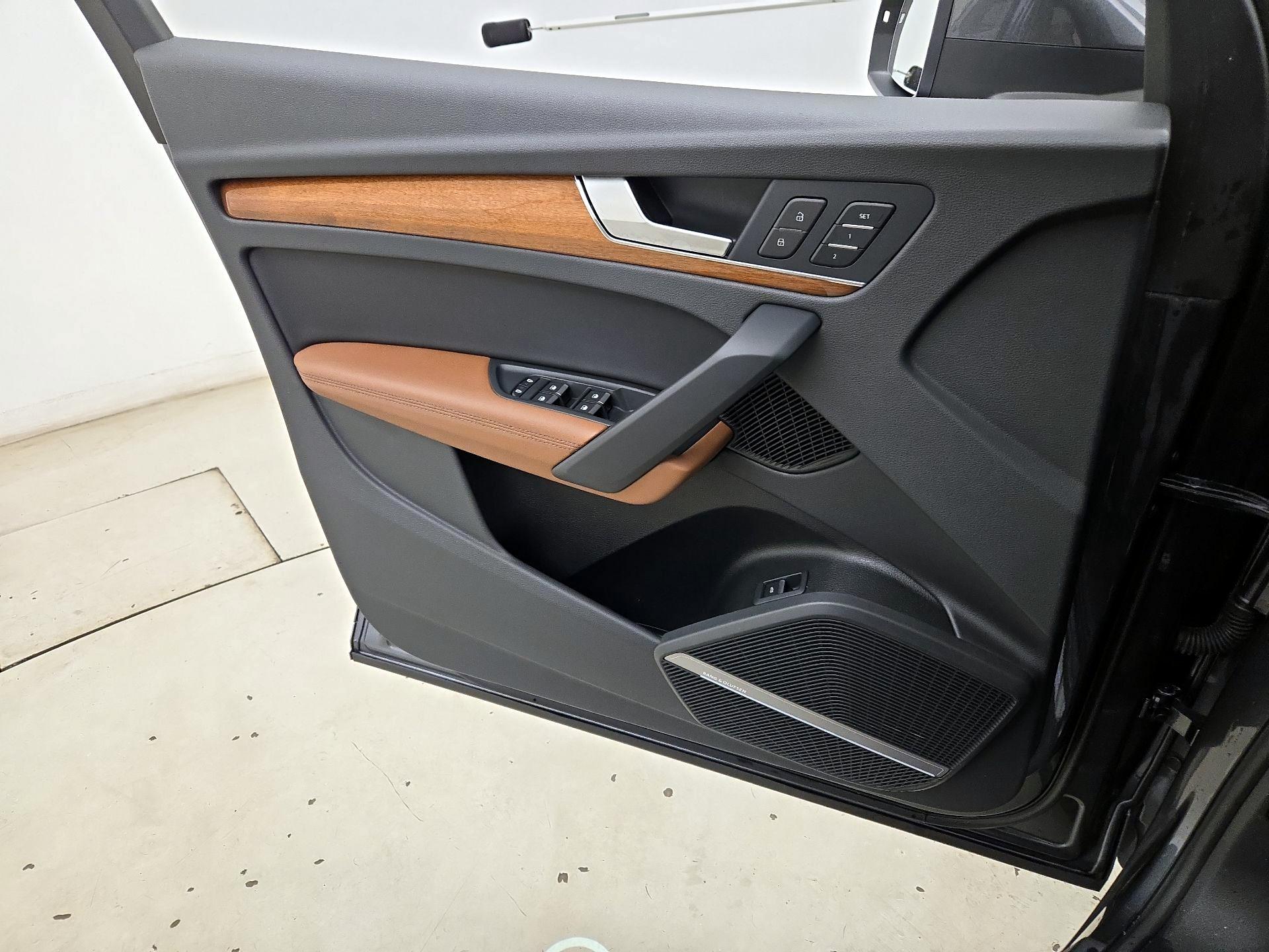 Thumbnail: 2022 Audi Q5 - 12