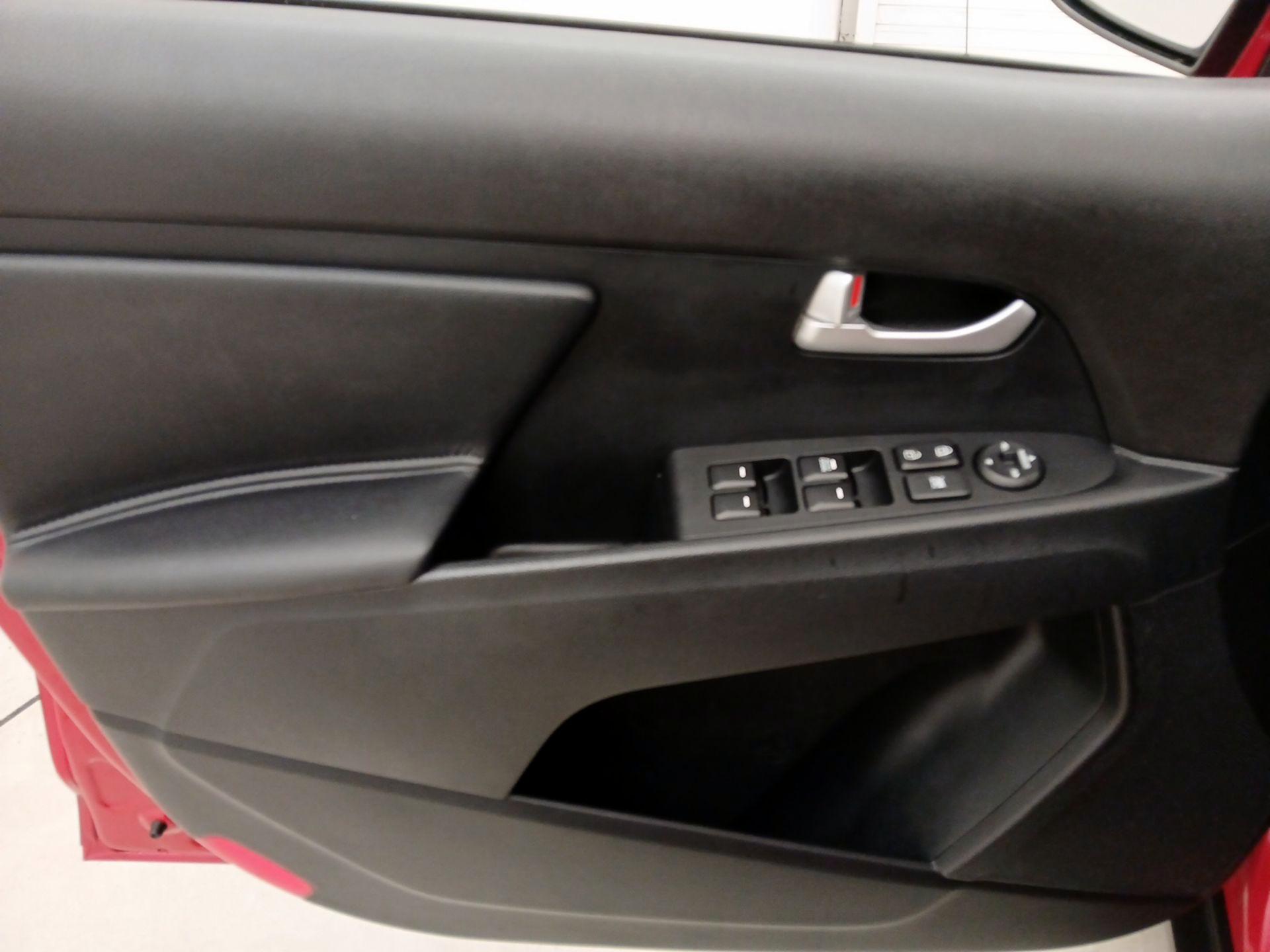 Thumbnail: 2015 Kia Sportage - 12