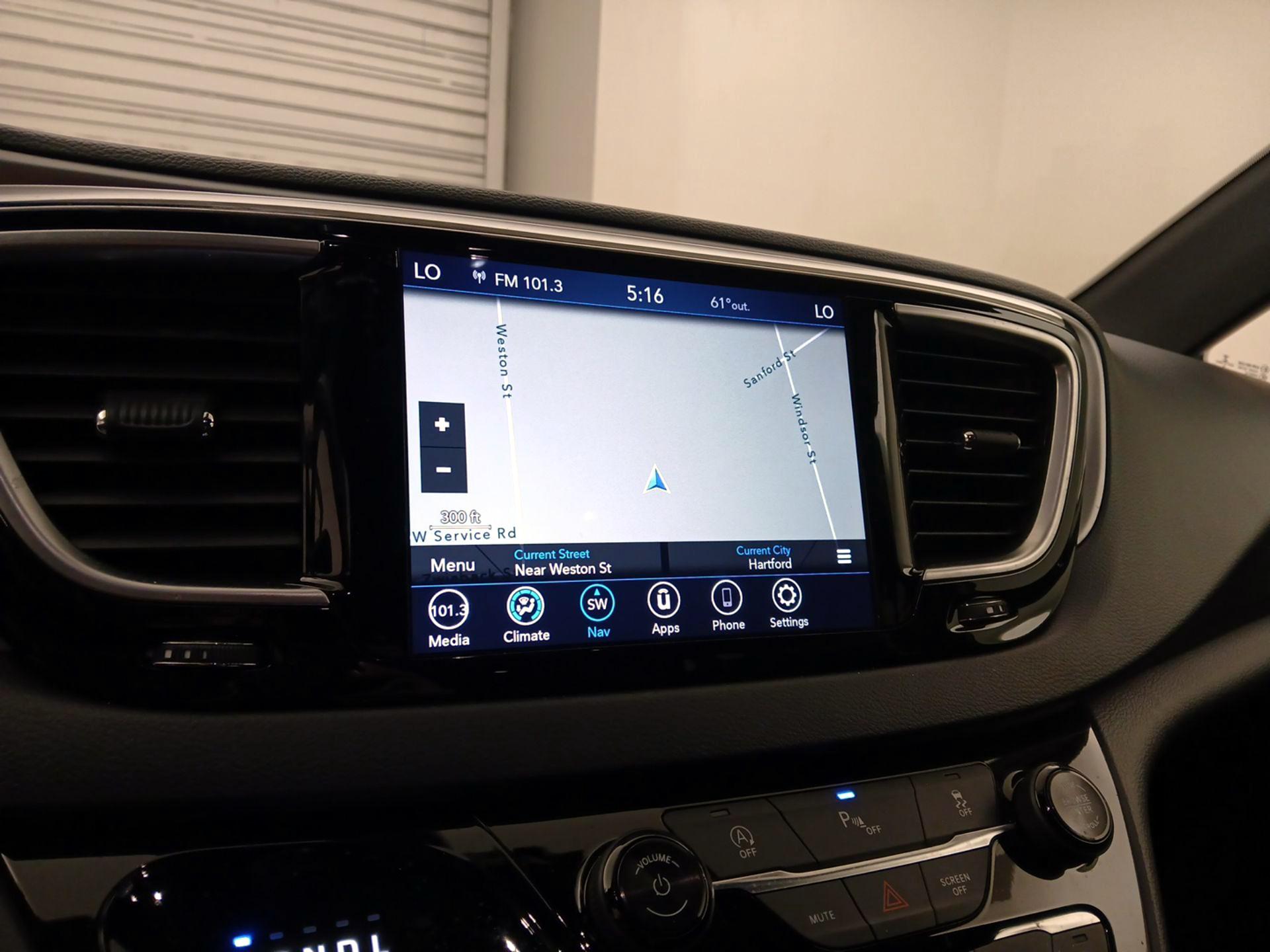 Thumbnail: 2019 Chrysler Pacifica - 14