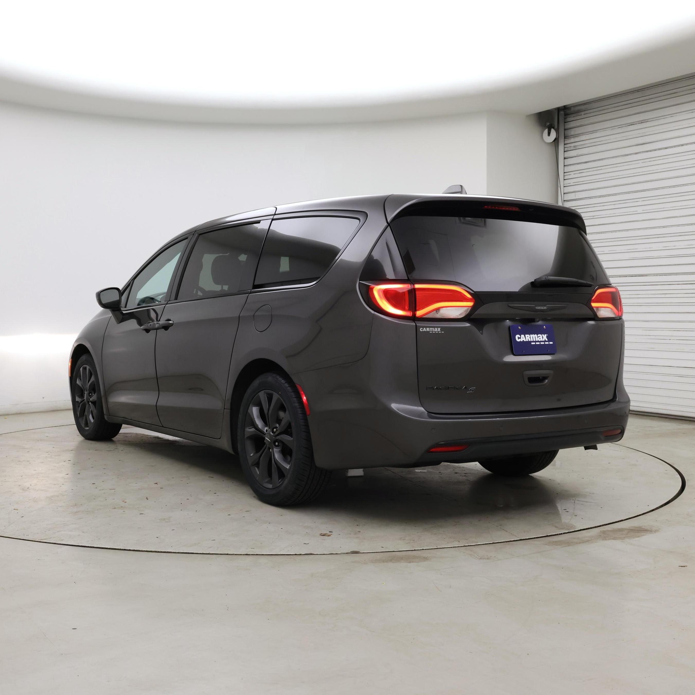 Thumbnail: 2019 Chrysler Pacifica - 2