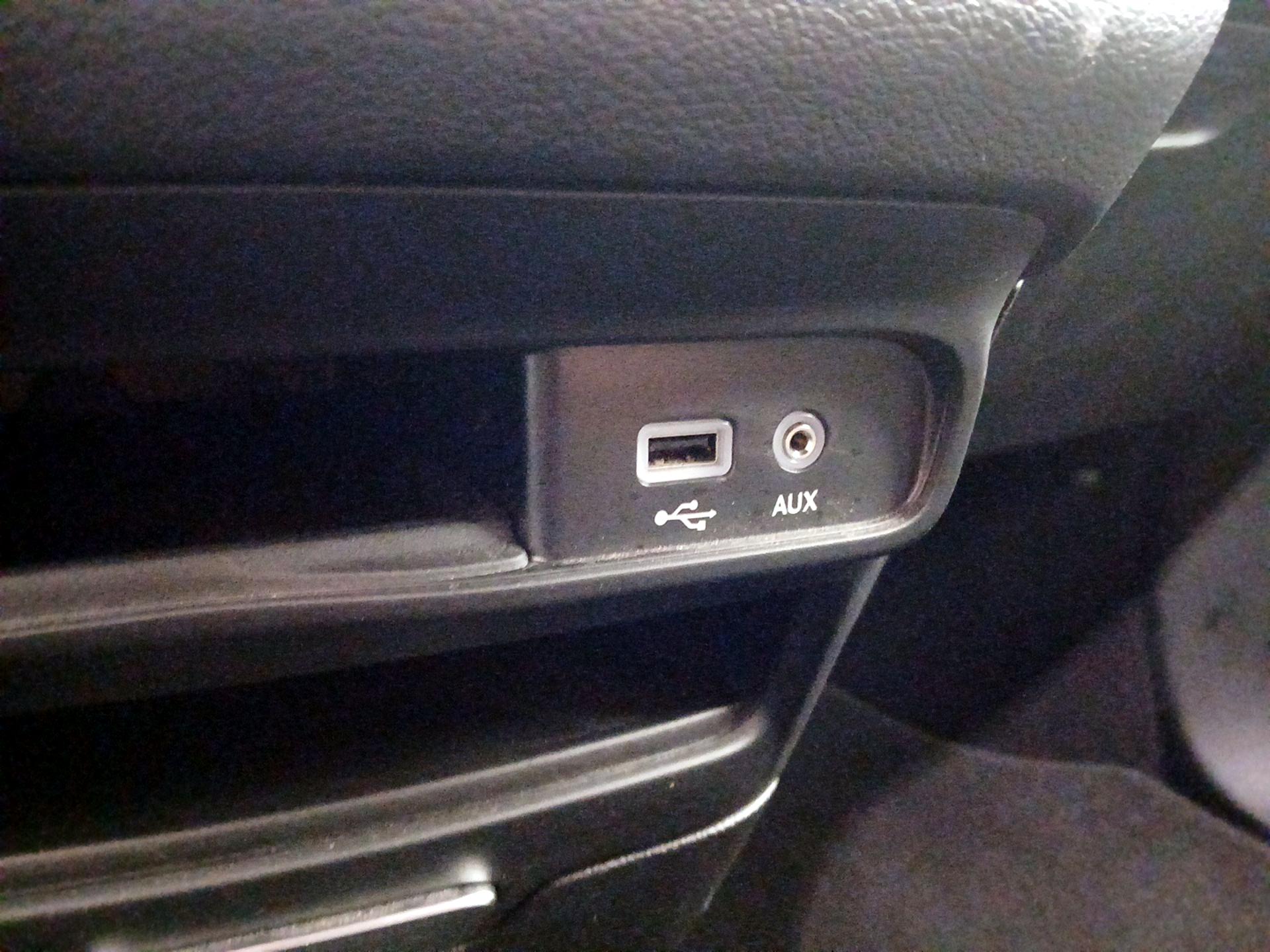 Thumbnail: 2019 Chrysler Pacifica - 19