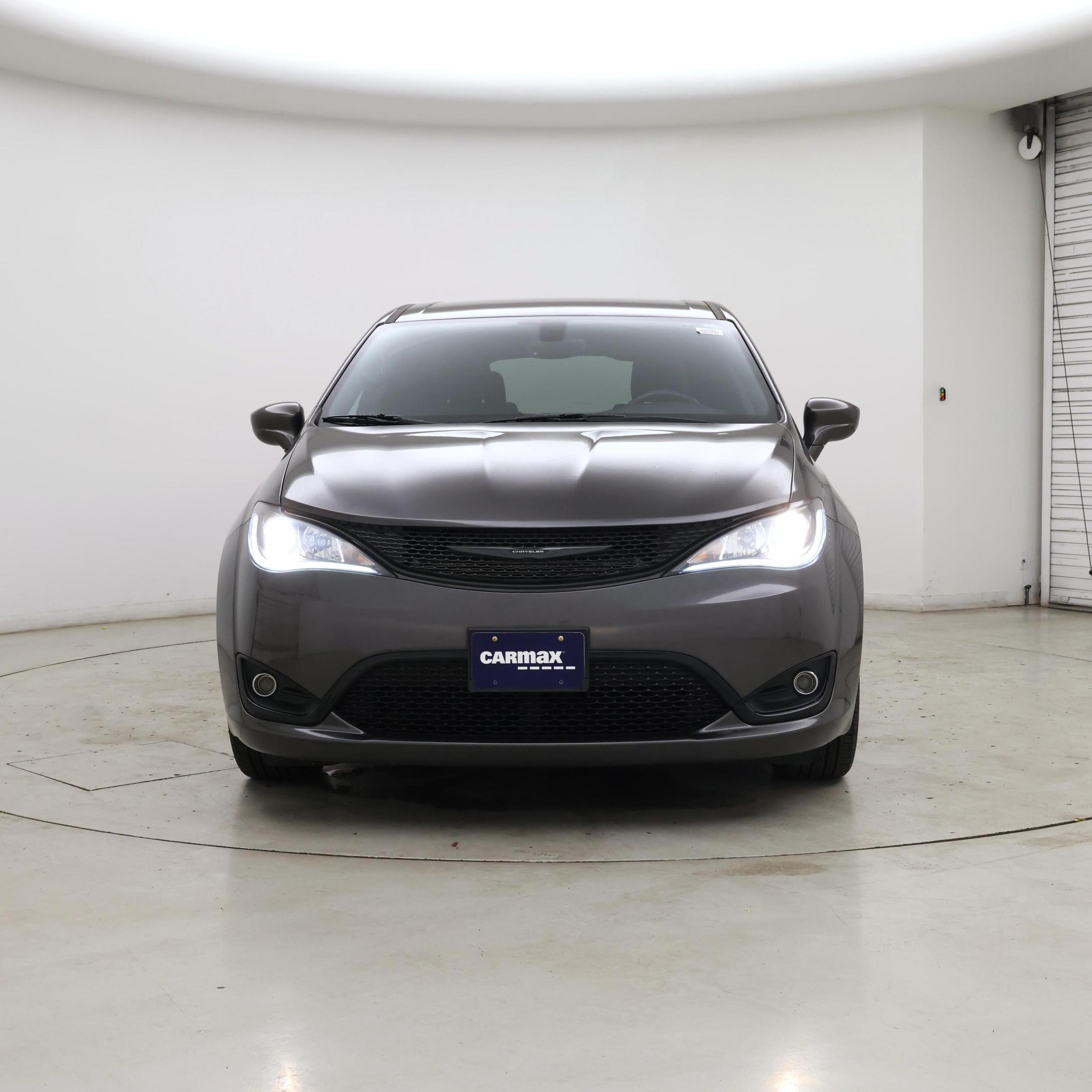 Thumbnail: 2019 Chrysler Pacifica - 5