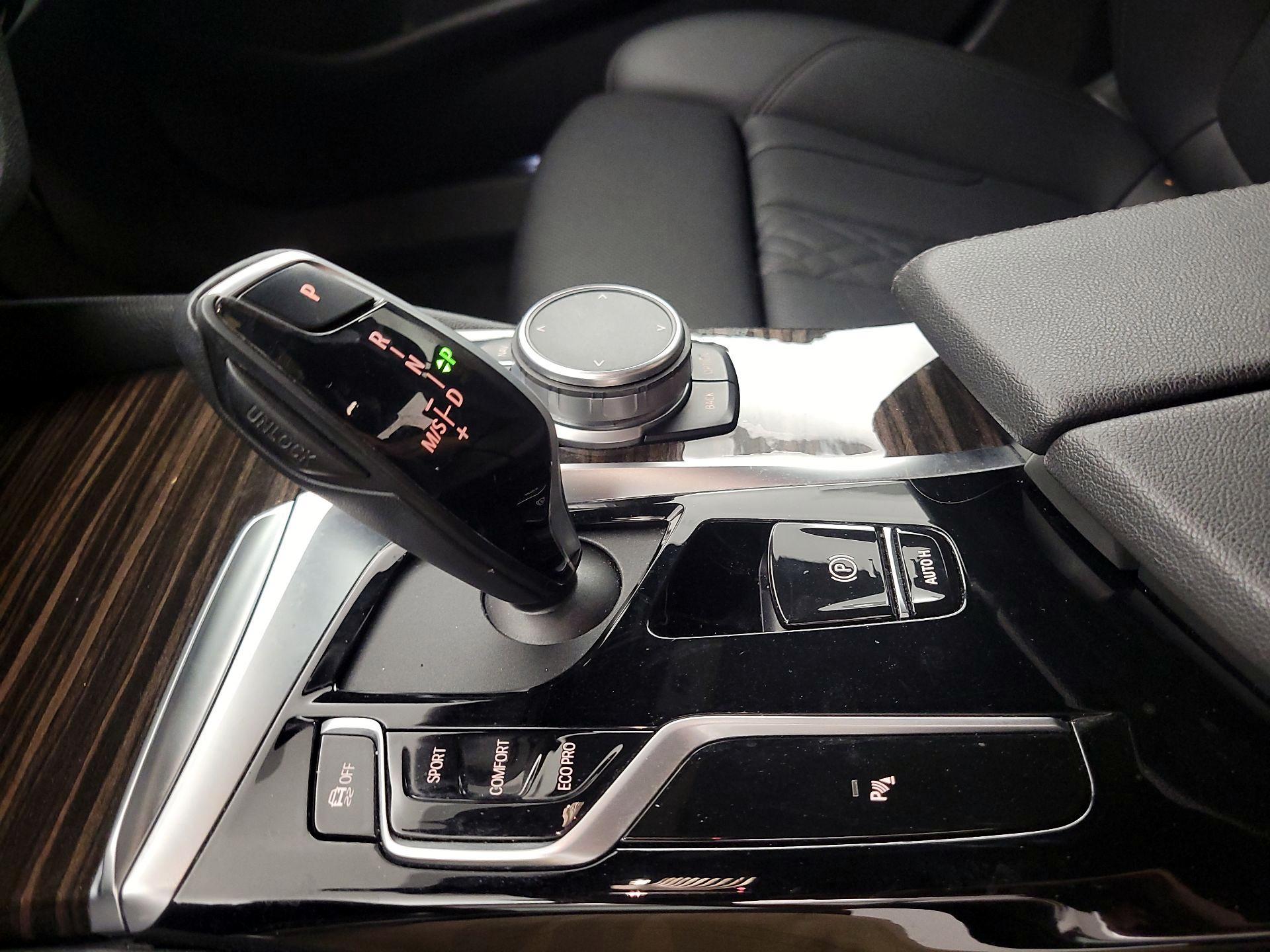 Thumbnail: 2021 BMW 5 Series - 17