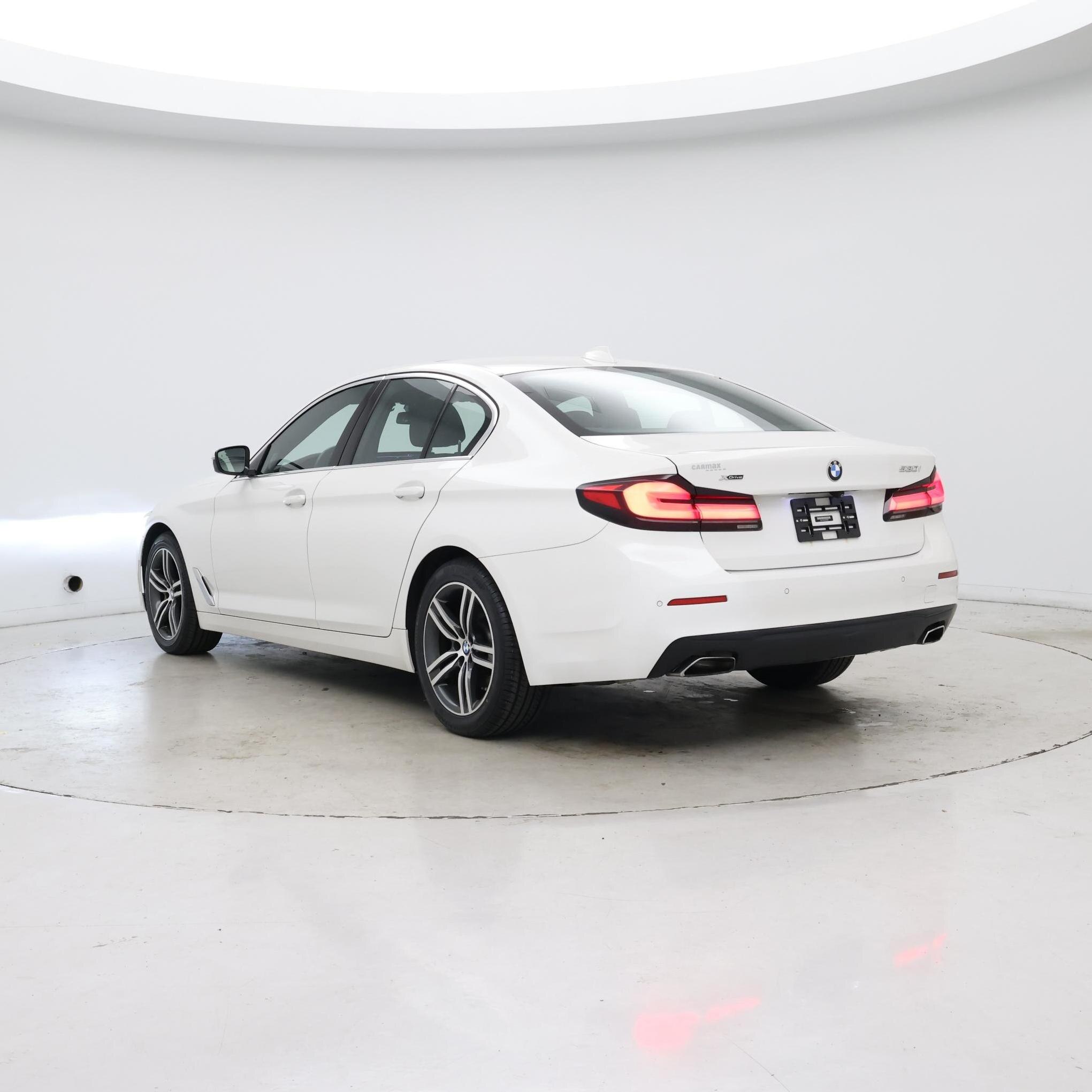 Thumbnail: 2021 BMW 5 Series - 2