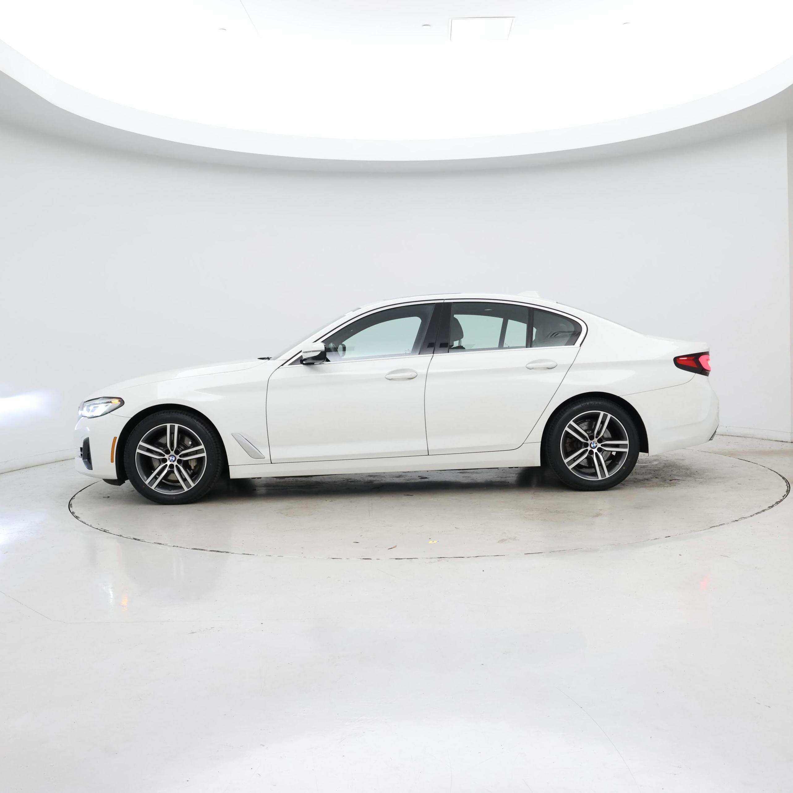 Thumbnail: 2021 BMW 5 Series - 3