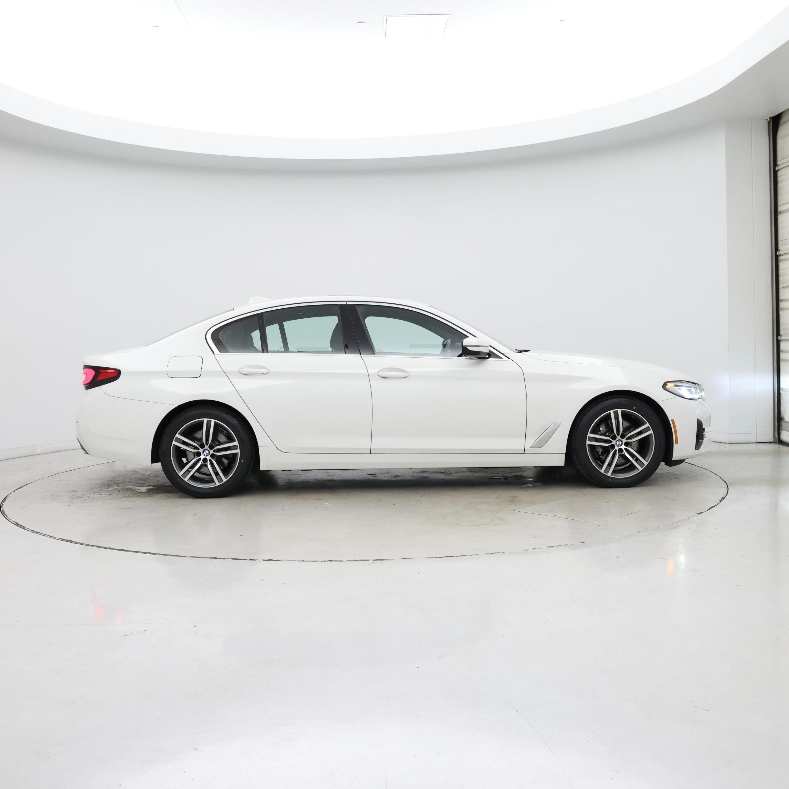 Thumbnail: 2021 BMW 5 Series - 7