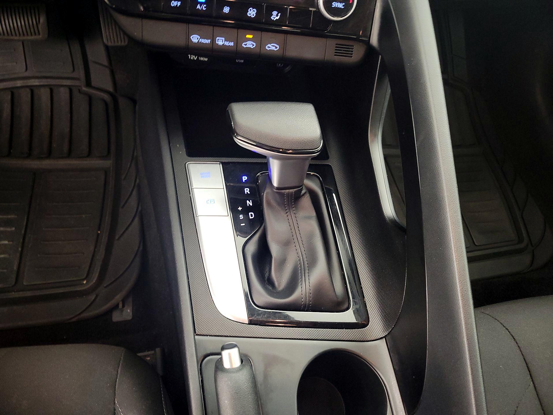 Thumbnail: 2023 Hyundai Elantra - 17