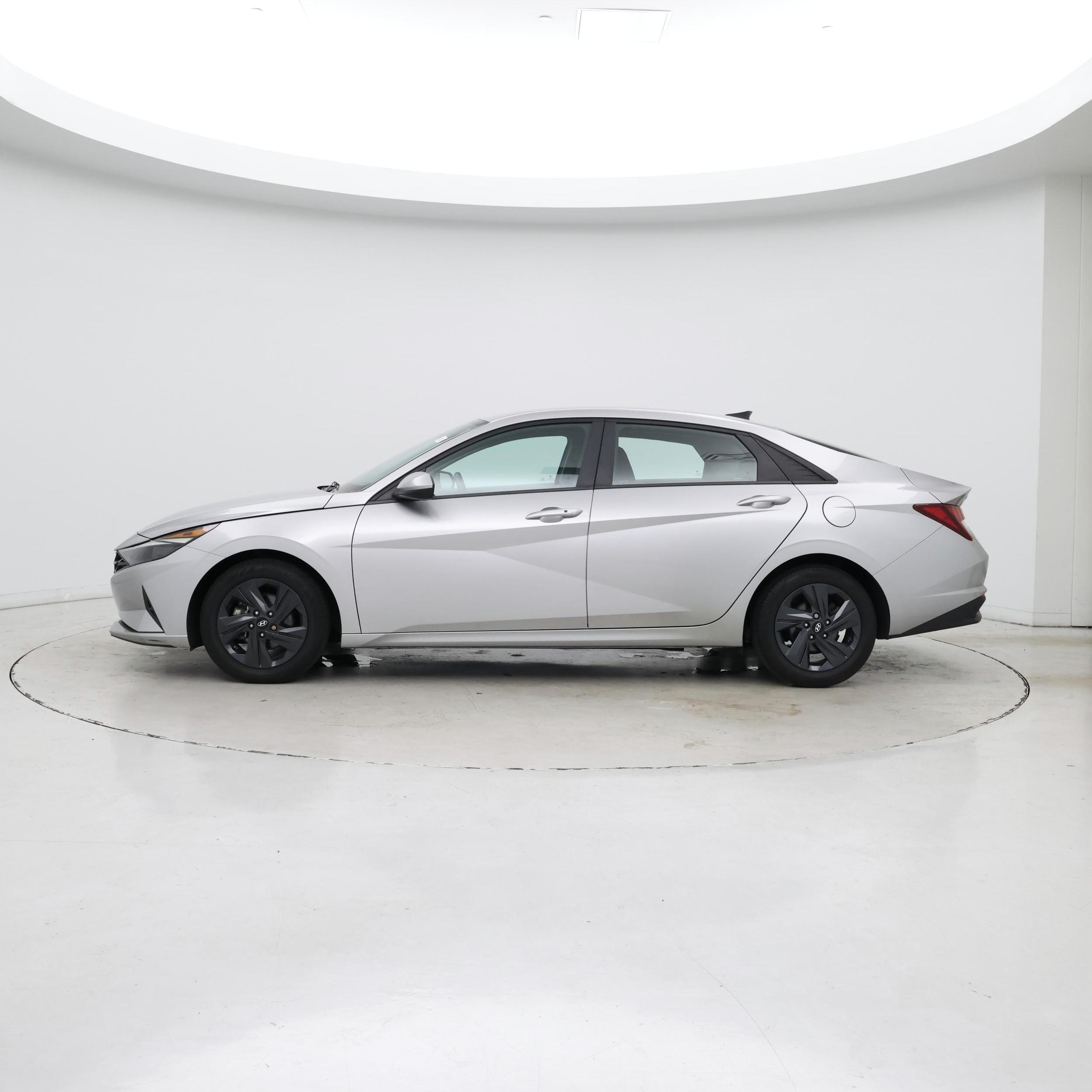 Thumbnail: 2023 Hyundai Elantra - 3