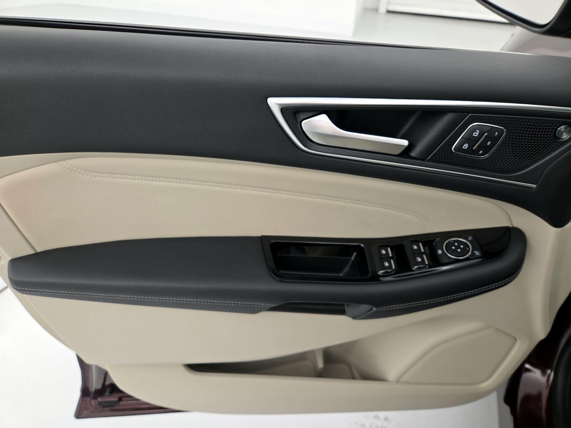 Thumbnail: 2020 Ford Edge - 12