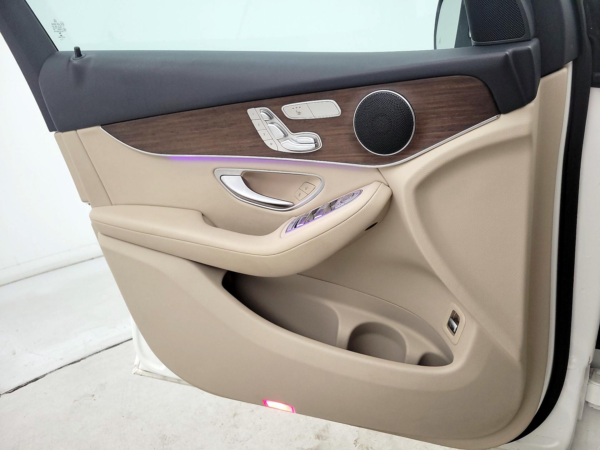 Thumbnail: 2022 Mercedes-Benz GLC - 12