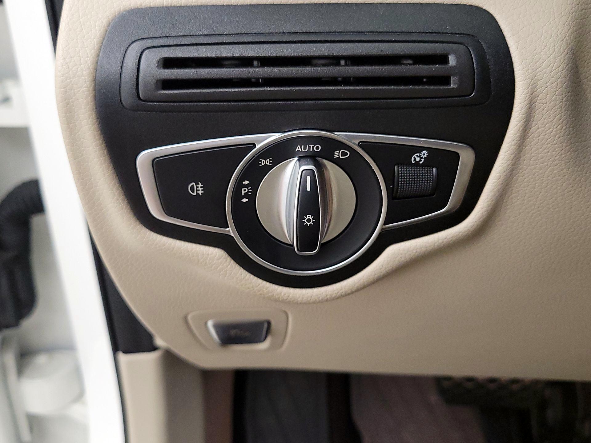 Thumbnail: 2022 Mercedes-Benz GLC - 13