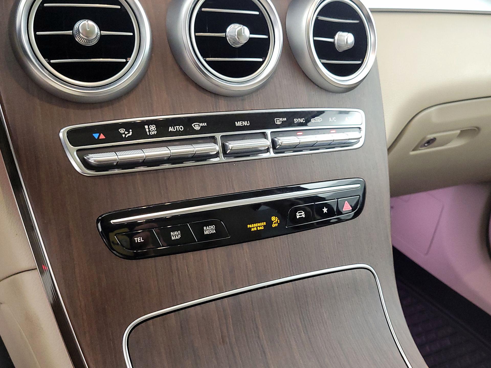 Thumbnail: 2022 Mercedes-Benz GLC - 16