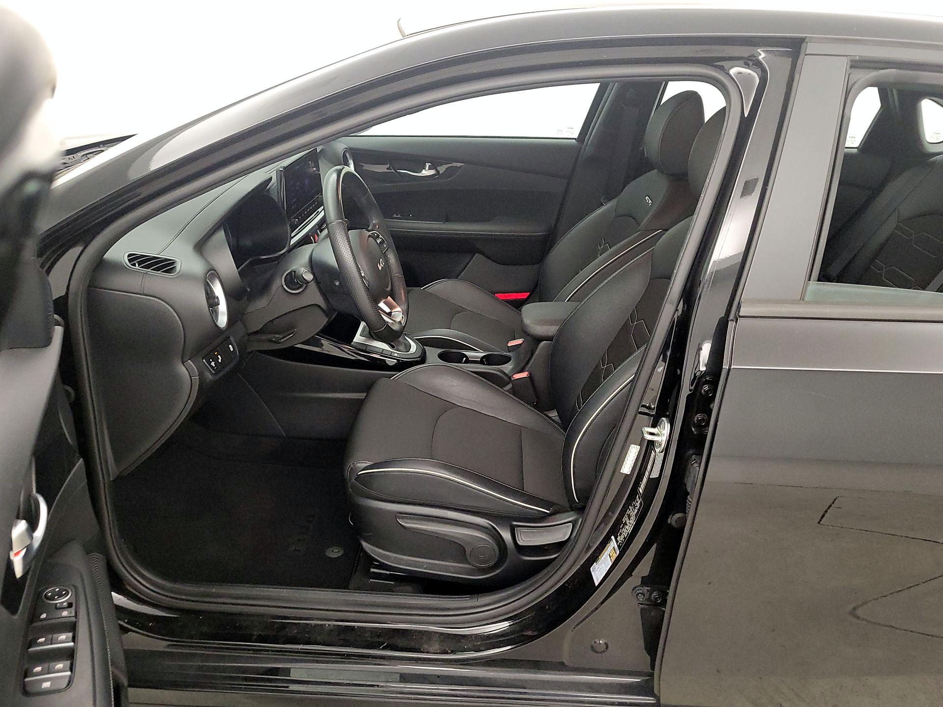 Thumbnail: 2023 Kia Forte - 11