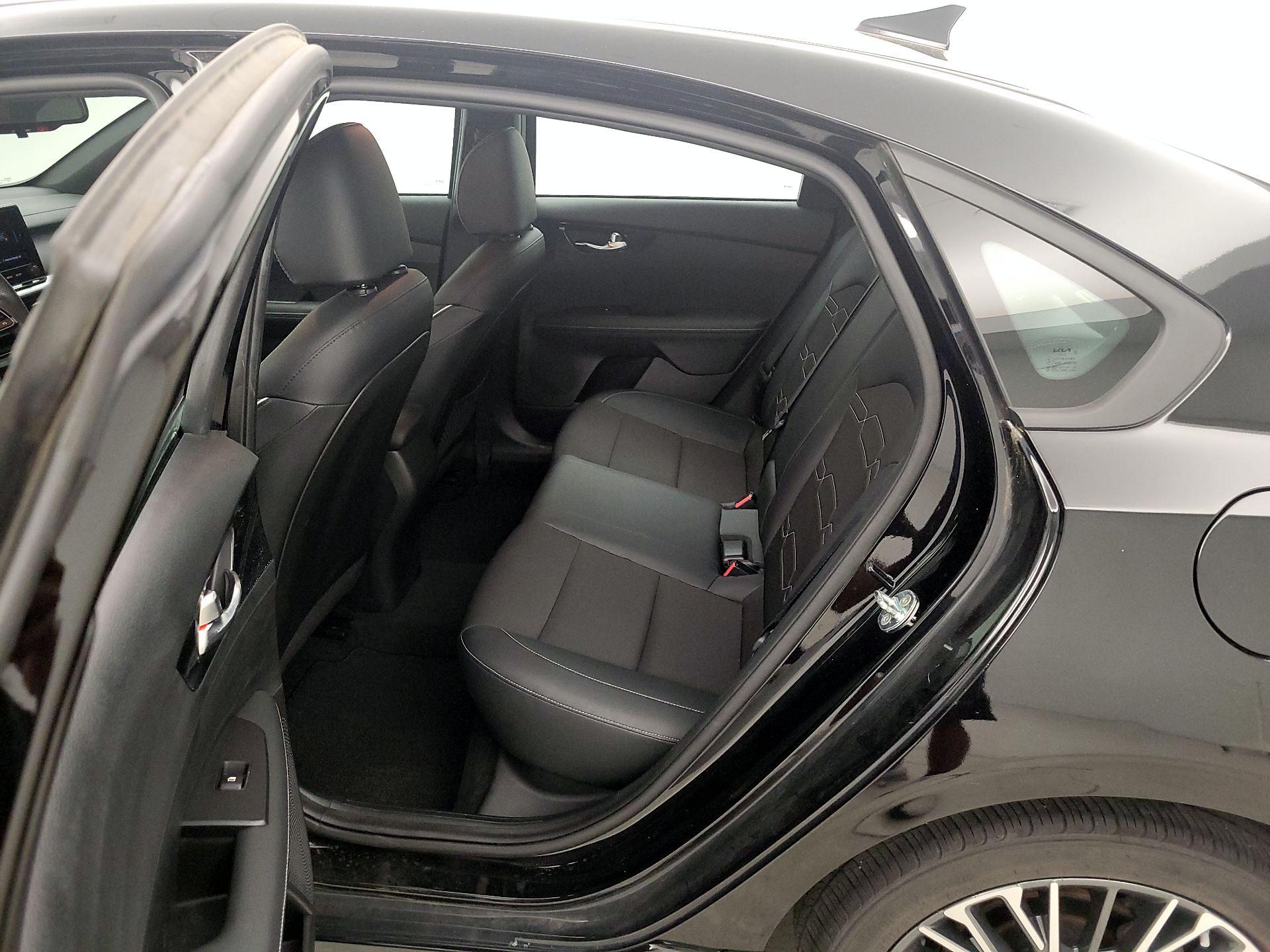 Thumbnail: 2023 Kia Forte - 18