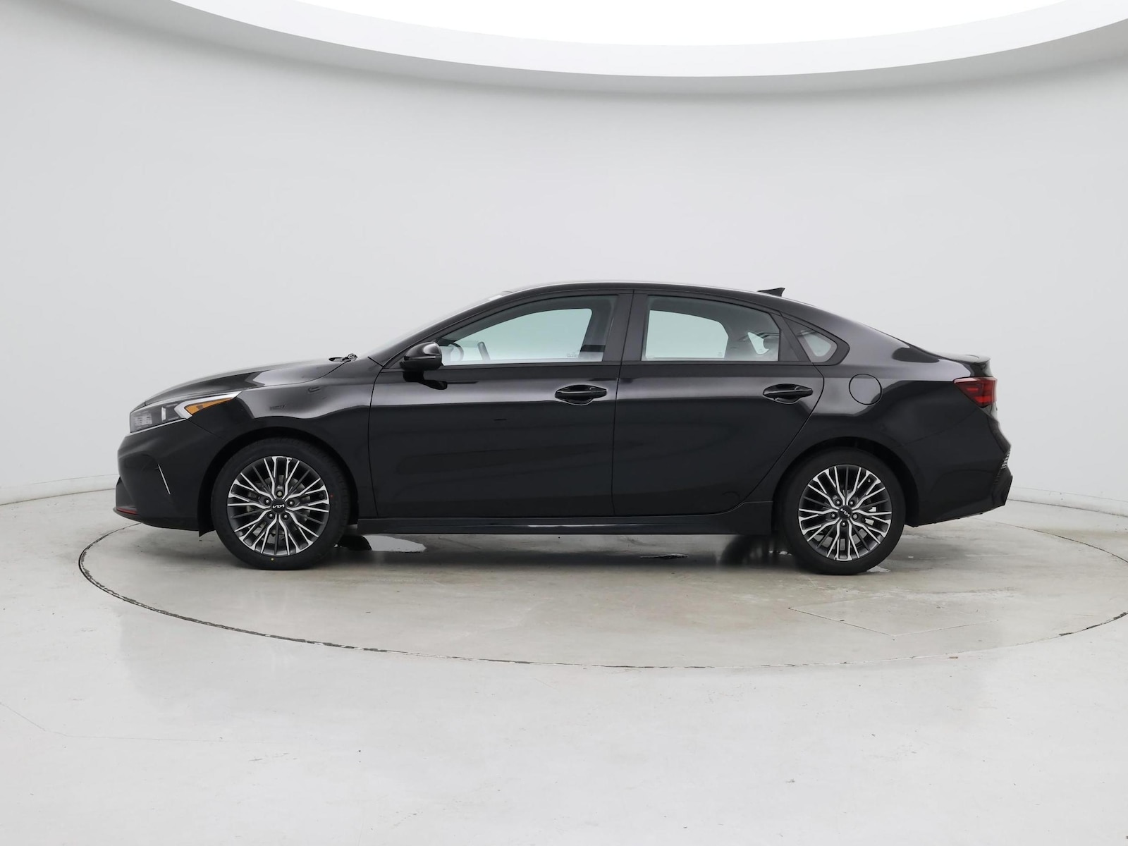 2023 Kia Forte GT-Line - Photo 4