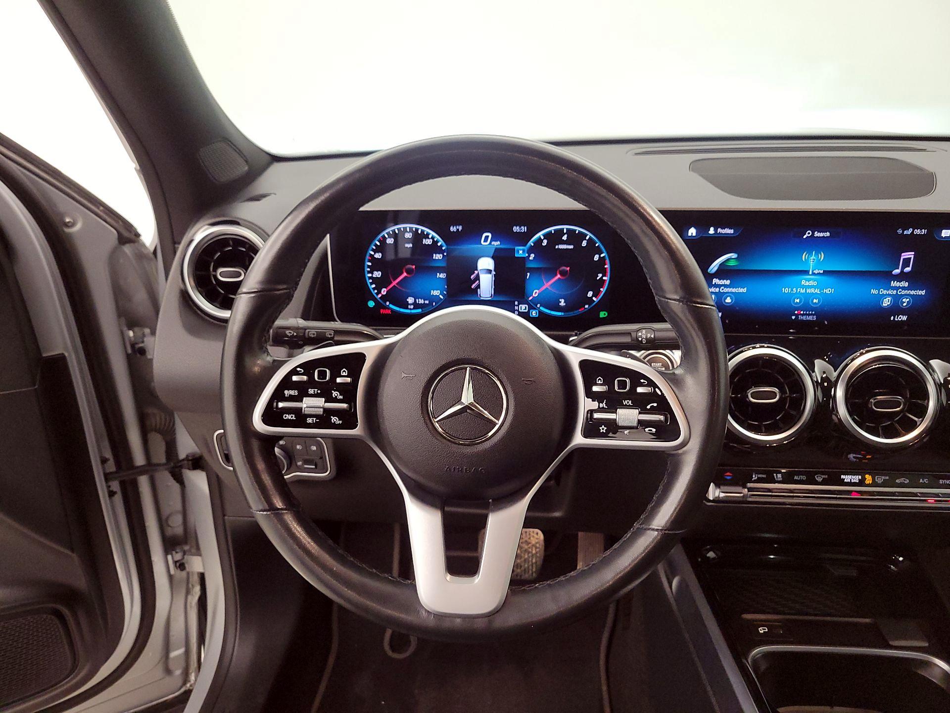 Thumbnail: 2021 Mercedes-Benz GLB - 10