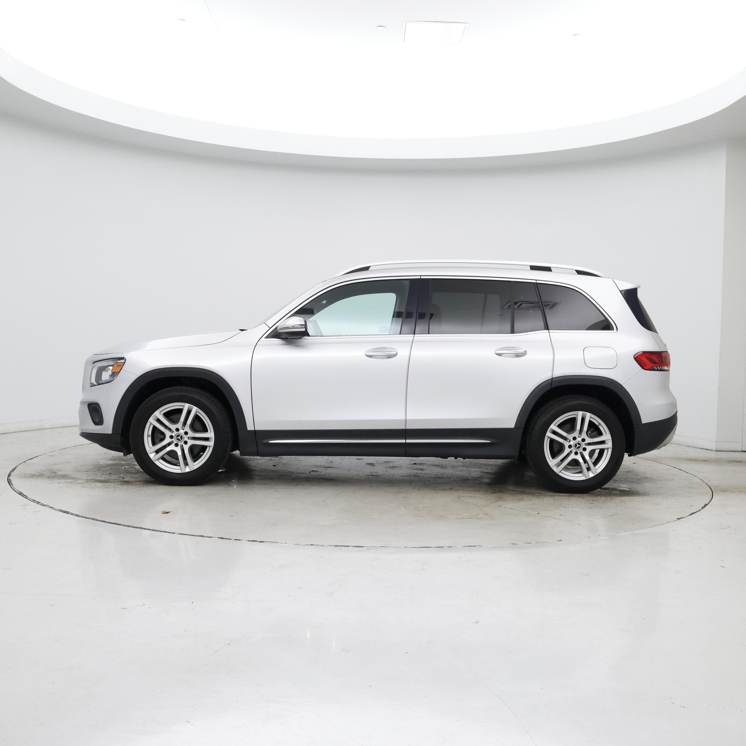 Thumbnail: 2021 Mercedes-Benz GLB - 3