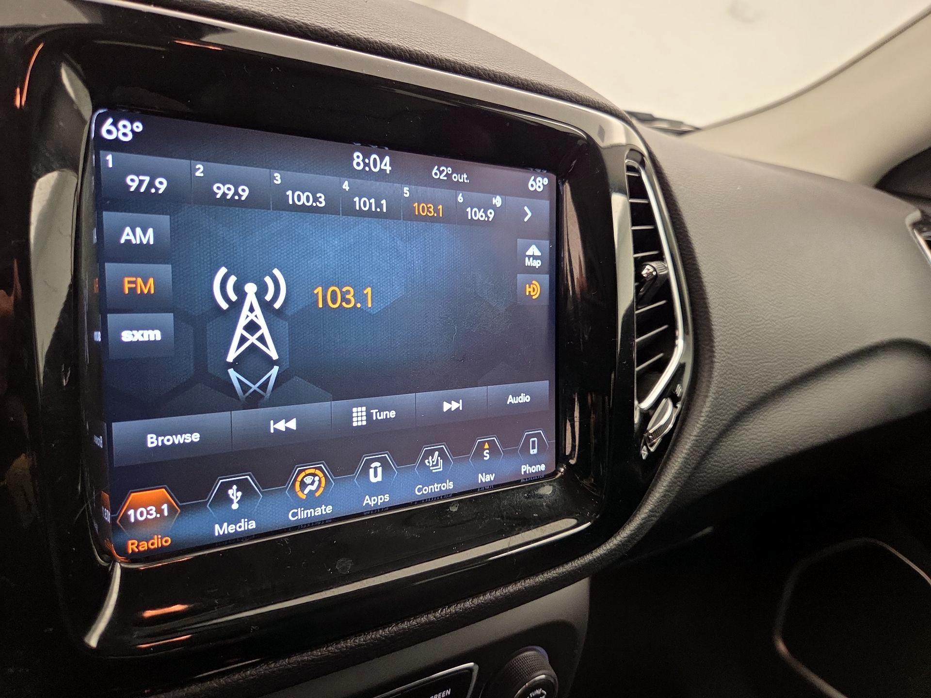 Thumbnail: 2020 Jeep Compass - 16