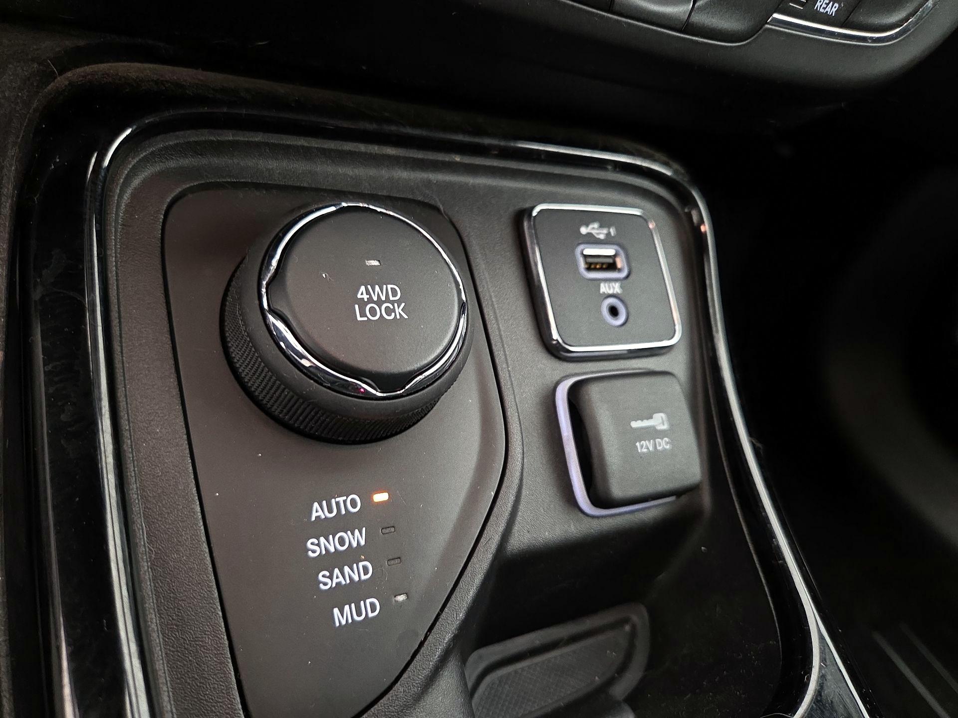 Thumbnail: 2020 Jeep Compass - 19