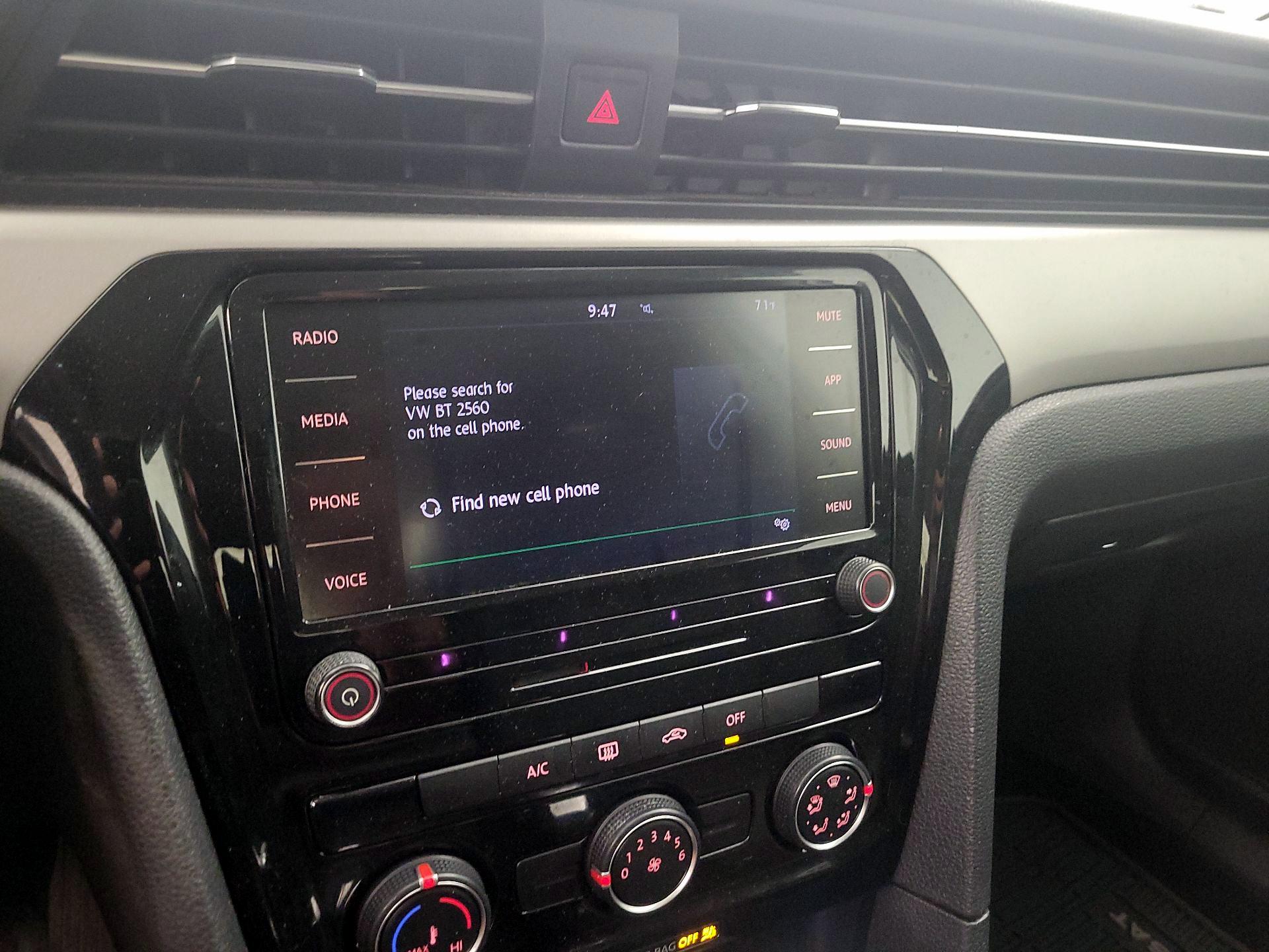 Thumbnail: 2020 Volkswagen Passat - 15