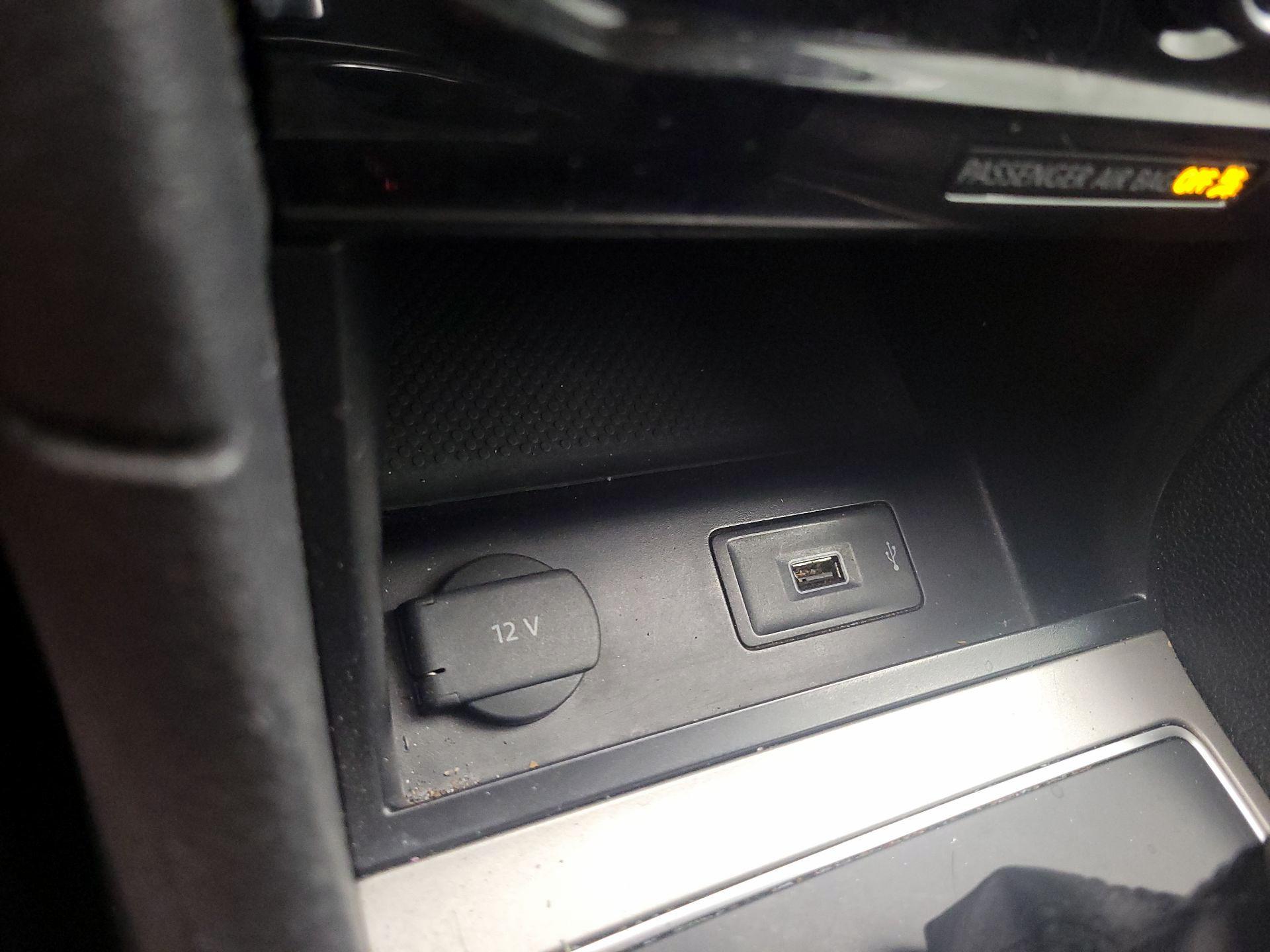 Thumbnail: 2020 Volkswagen Passat - 18