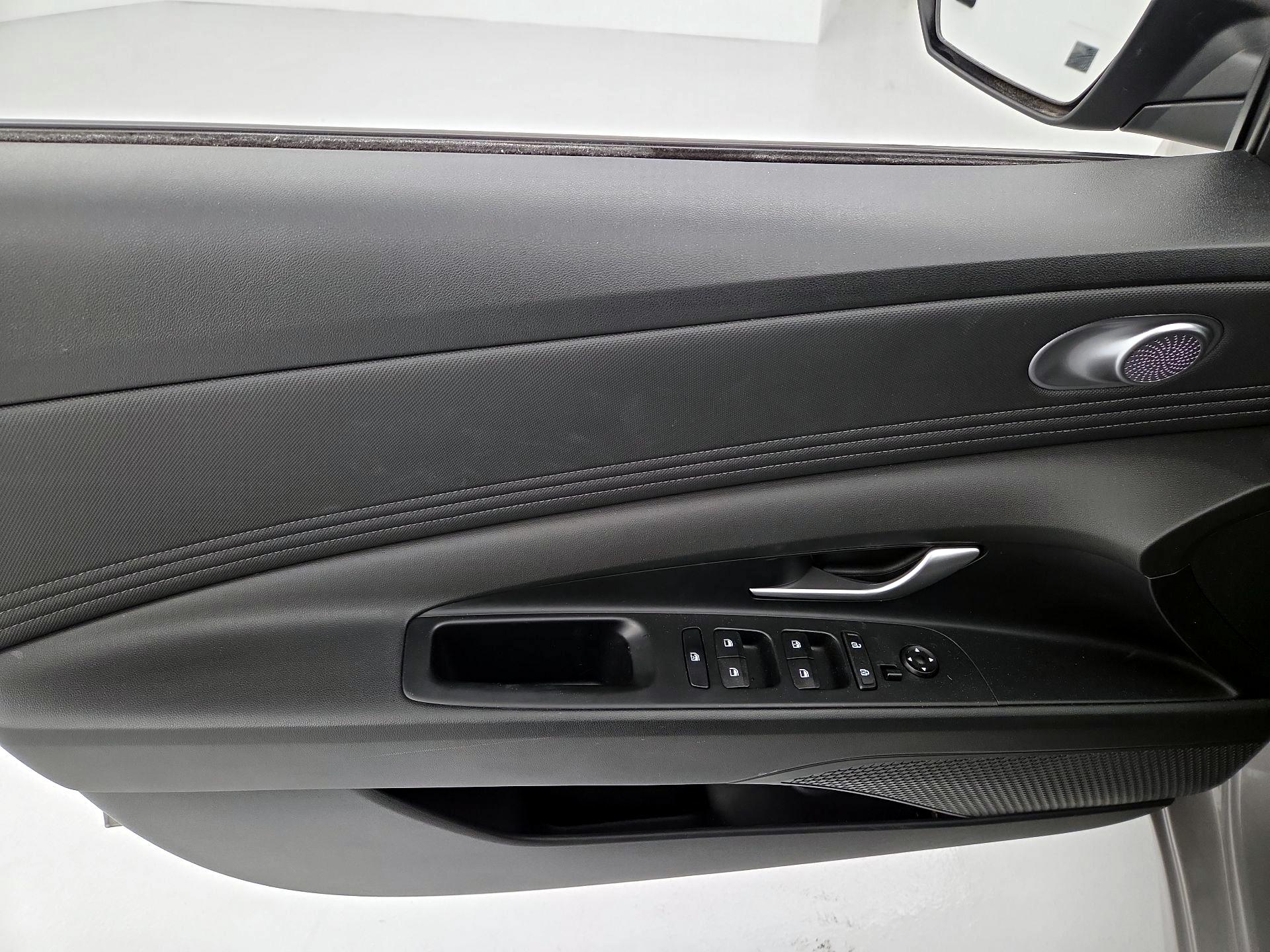 Thumbnail: 2023 Hyundai Elantra - 12