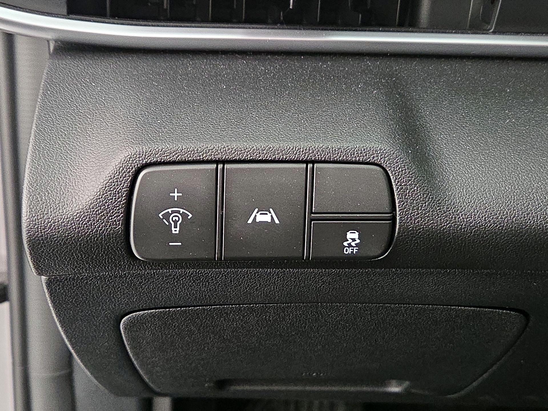 Thumbnail: 2023 Hyundai Elantra - 13