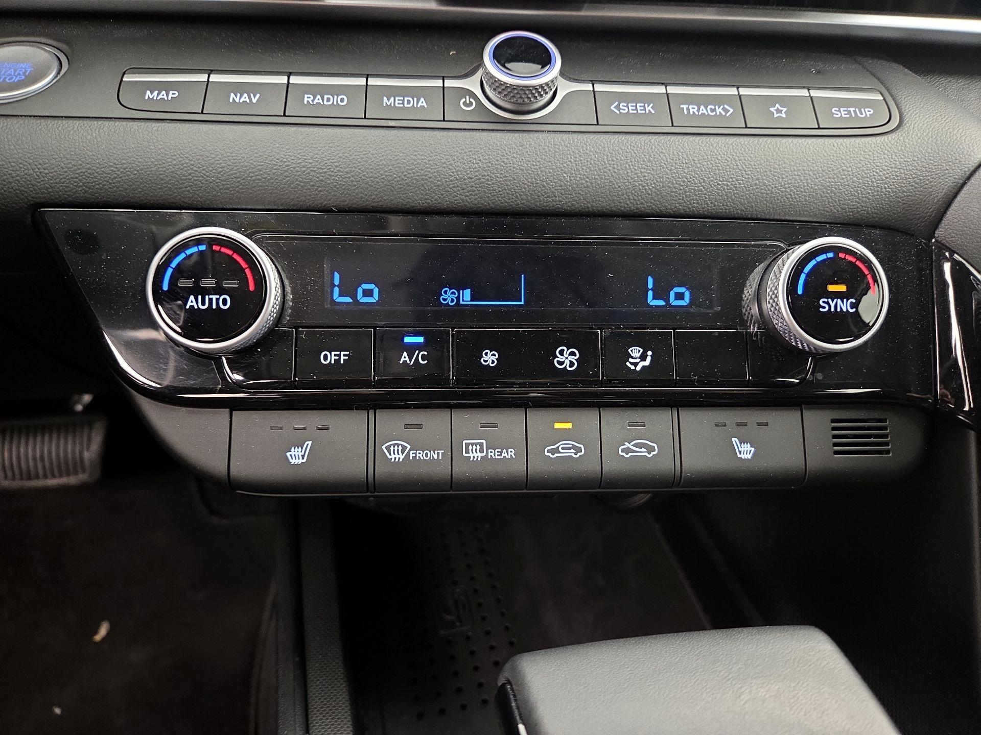 Thumbnail: 2023 Hyundai Elantra - 17