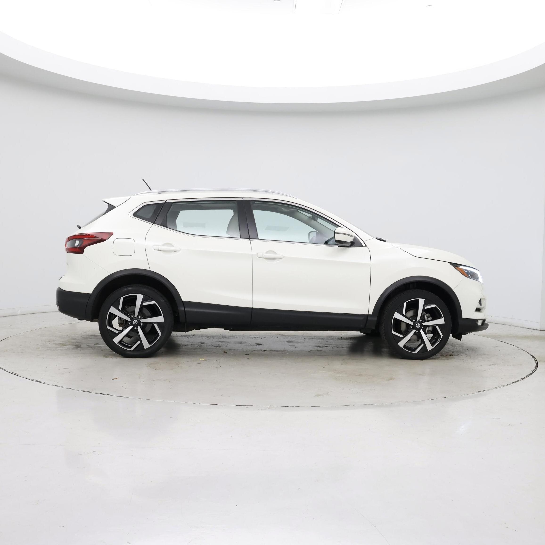 Thumbnail: 2022 Nissan Rogue Sport - 7