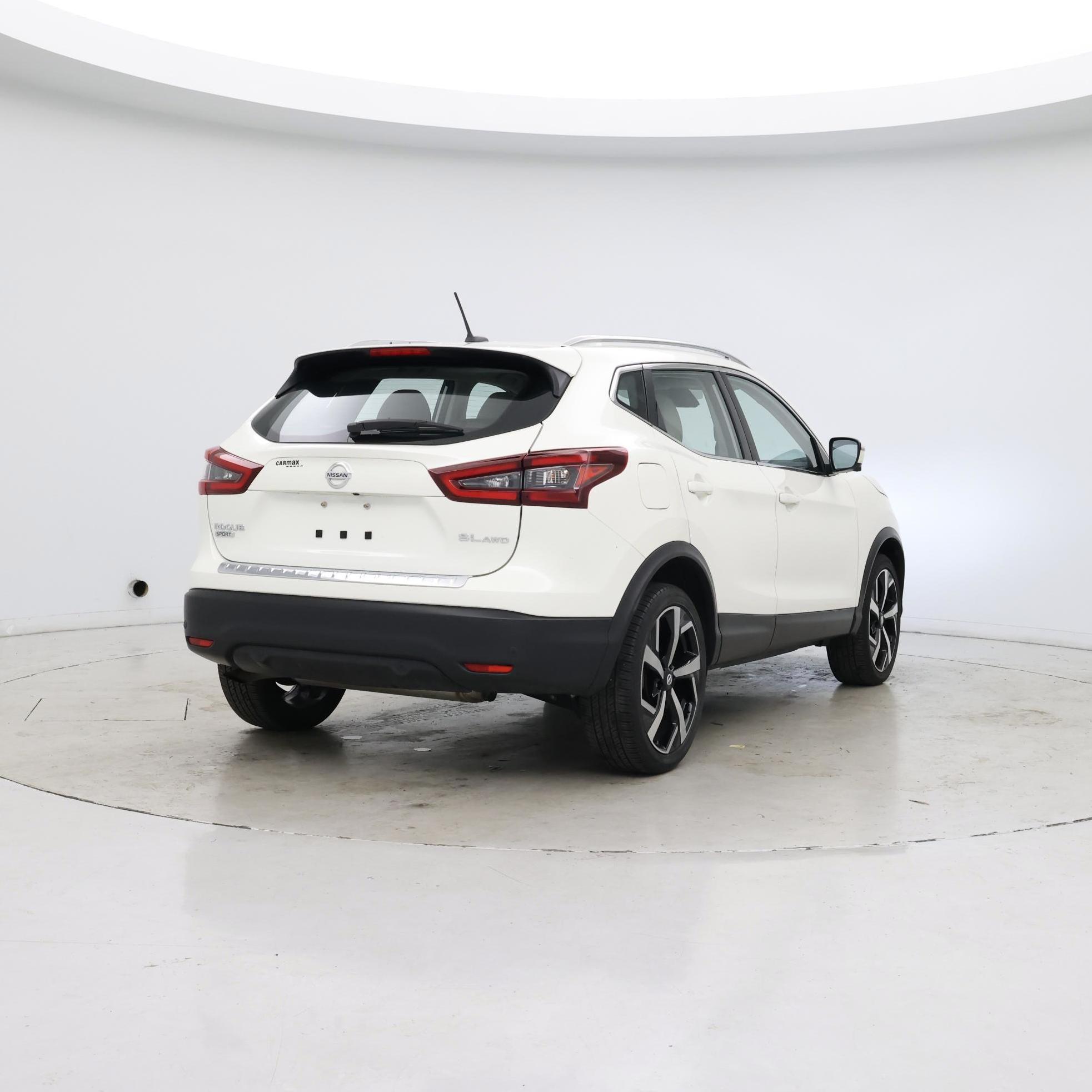 Thumbnail: 2022 Nissan Rogue Sport - 8