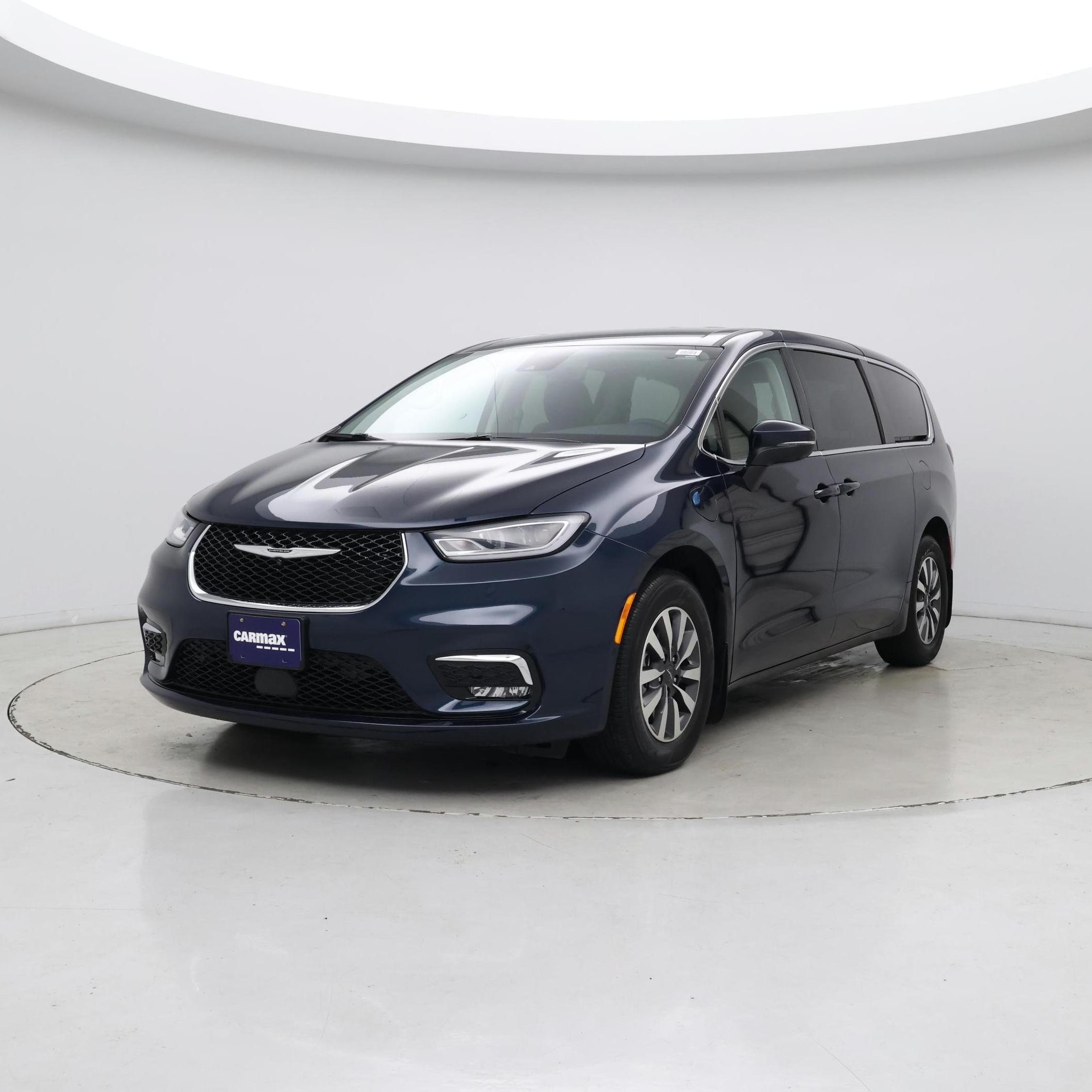 Thumbnail: 2023 Chrysler Pacifica - 4