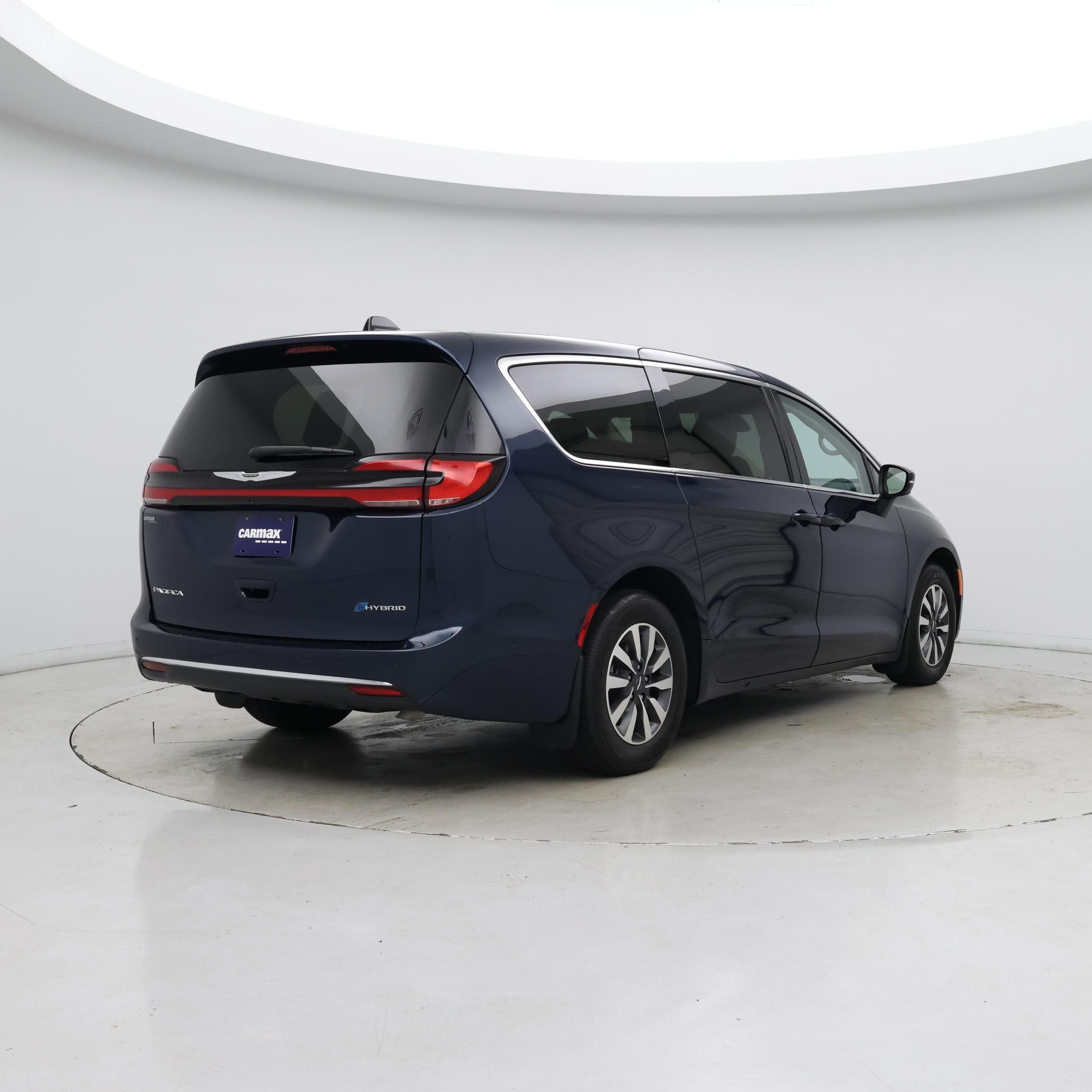 Thumbnail: 2023 Chrysler Pacifica - 8
