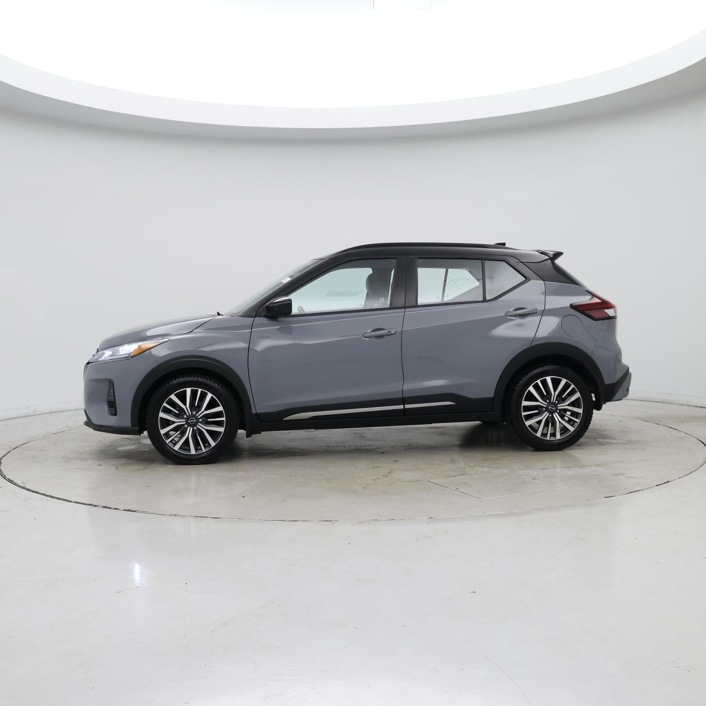 Thumbnail: 2023 Nissan Kicks - 3