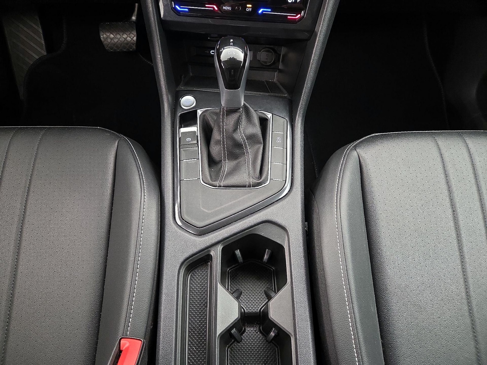 2024 Volkswagen Tiguan SE - Photo 18