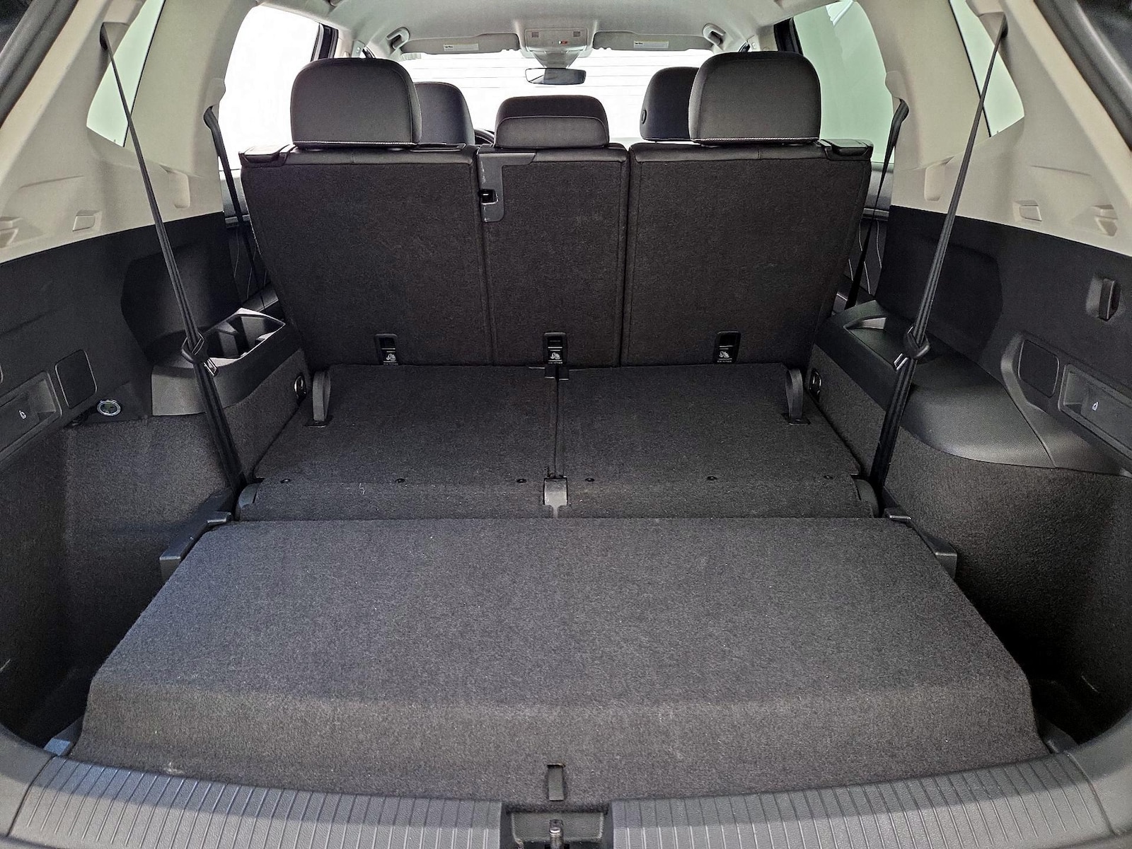 2024 Volkswagen Tiguan SE - Photo 23