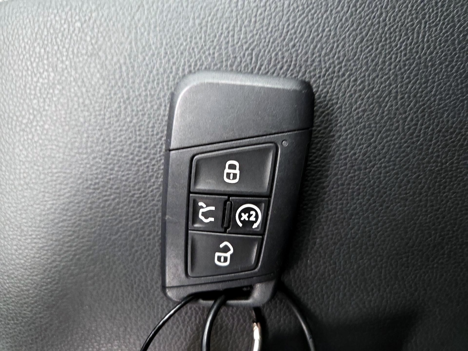 2024 Volkswagen Tiguan SE - Photo 25