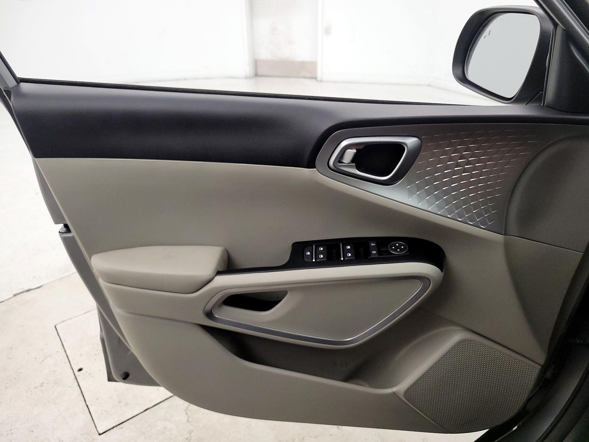 Thumbnail: 2023 Kia Soul - 12