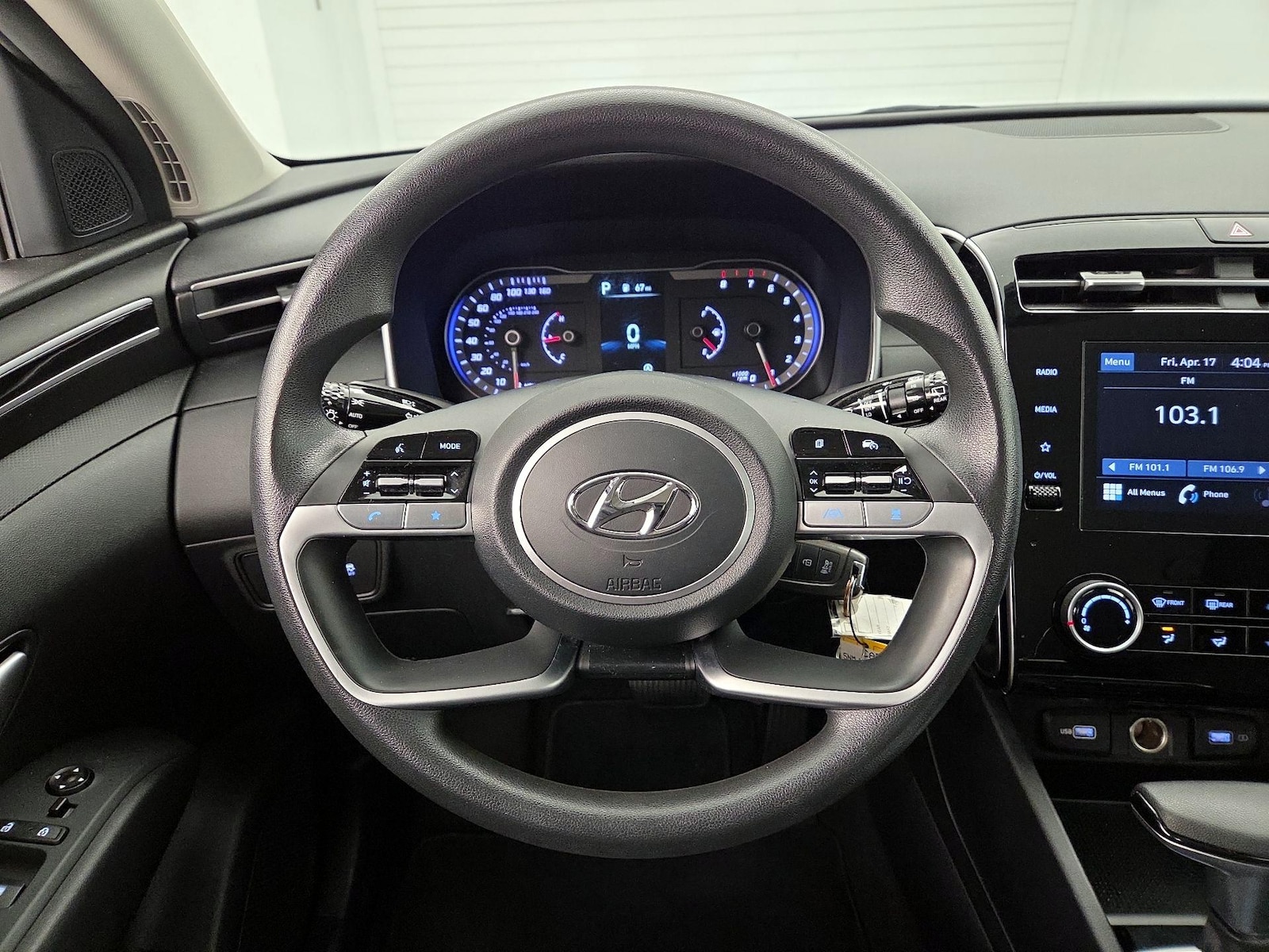 2023 Hyundai Tucson SE - Photo 11