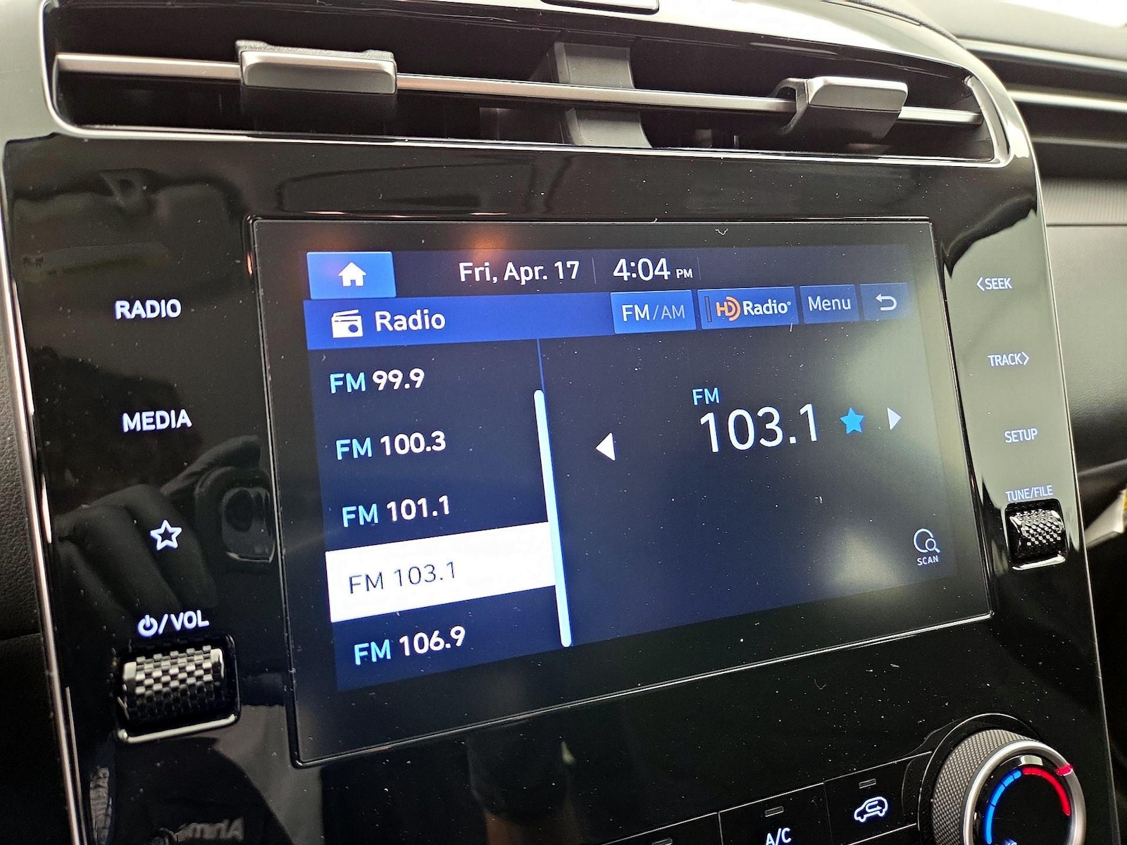 2023 Hyundai Tucson SE - Photo 16