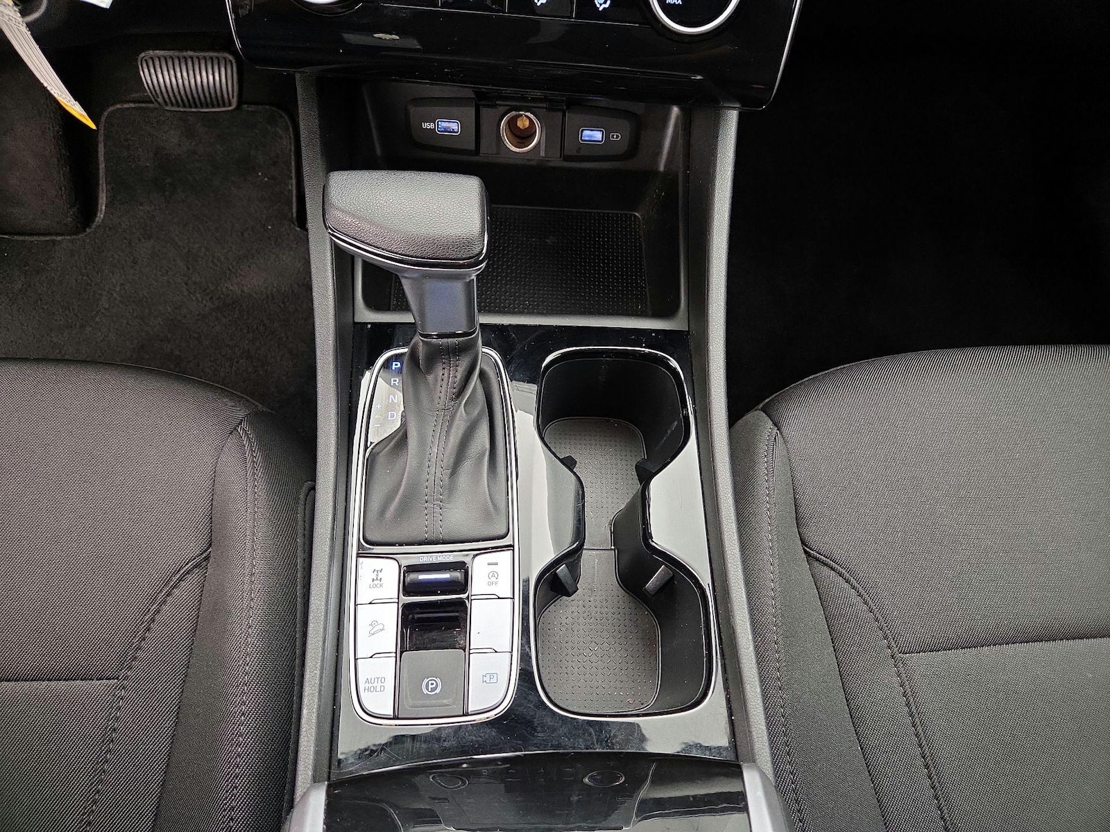 2023 Hyundai Tucson SE - Photo 18