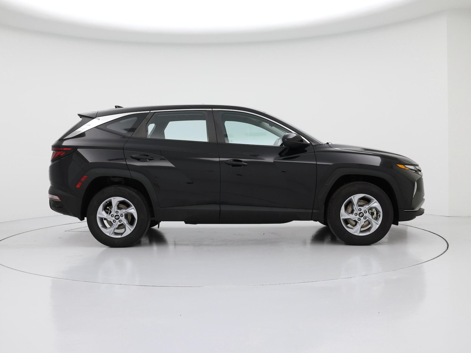 2023 Hyundai Tucson SE - Photo 8