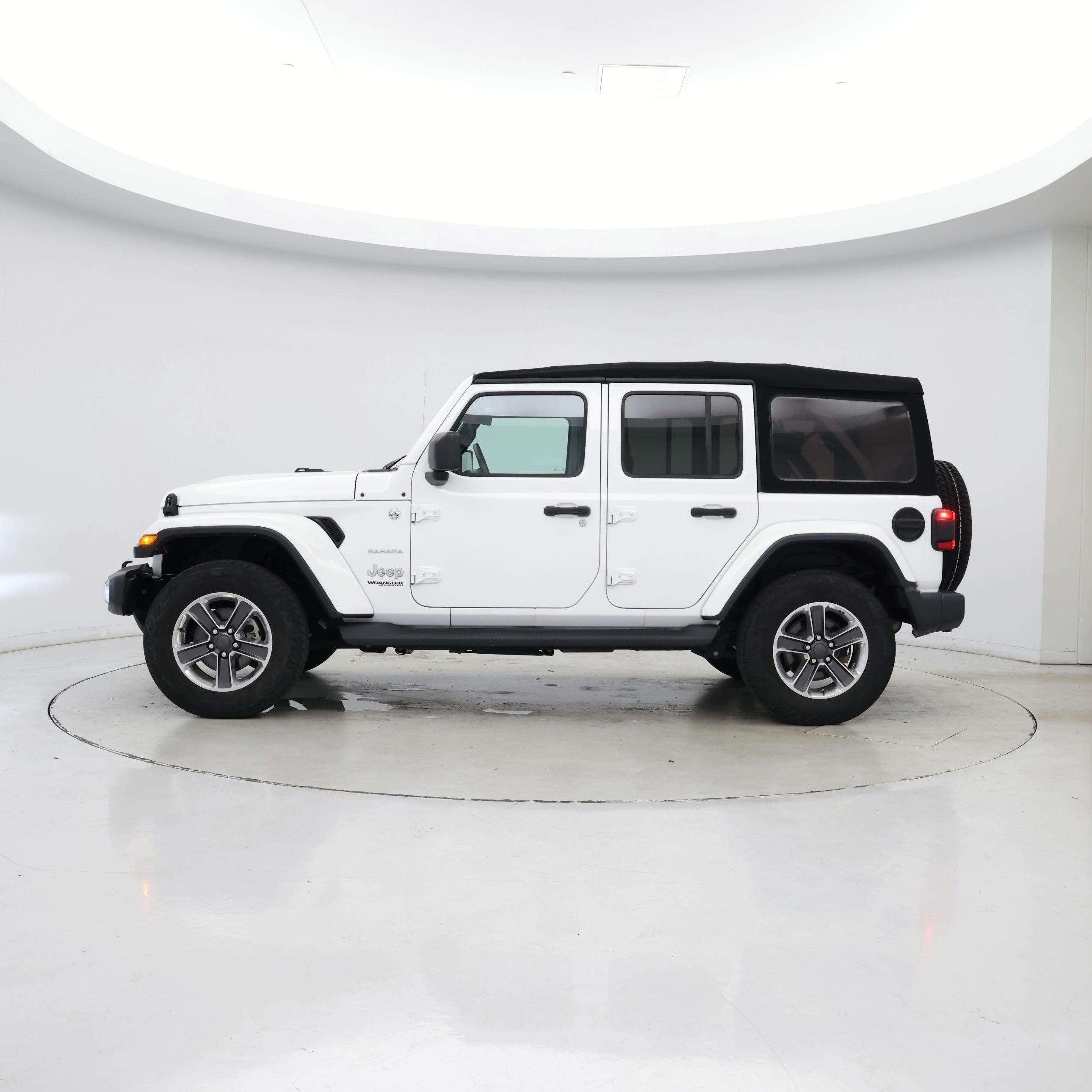 Thumbnail: 2021 Jeep Wrangler - 3