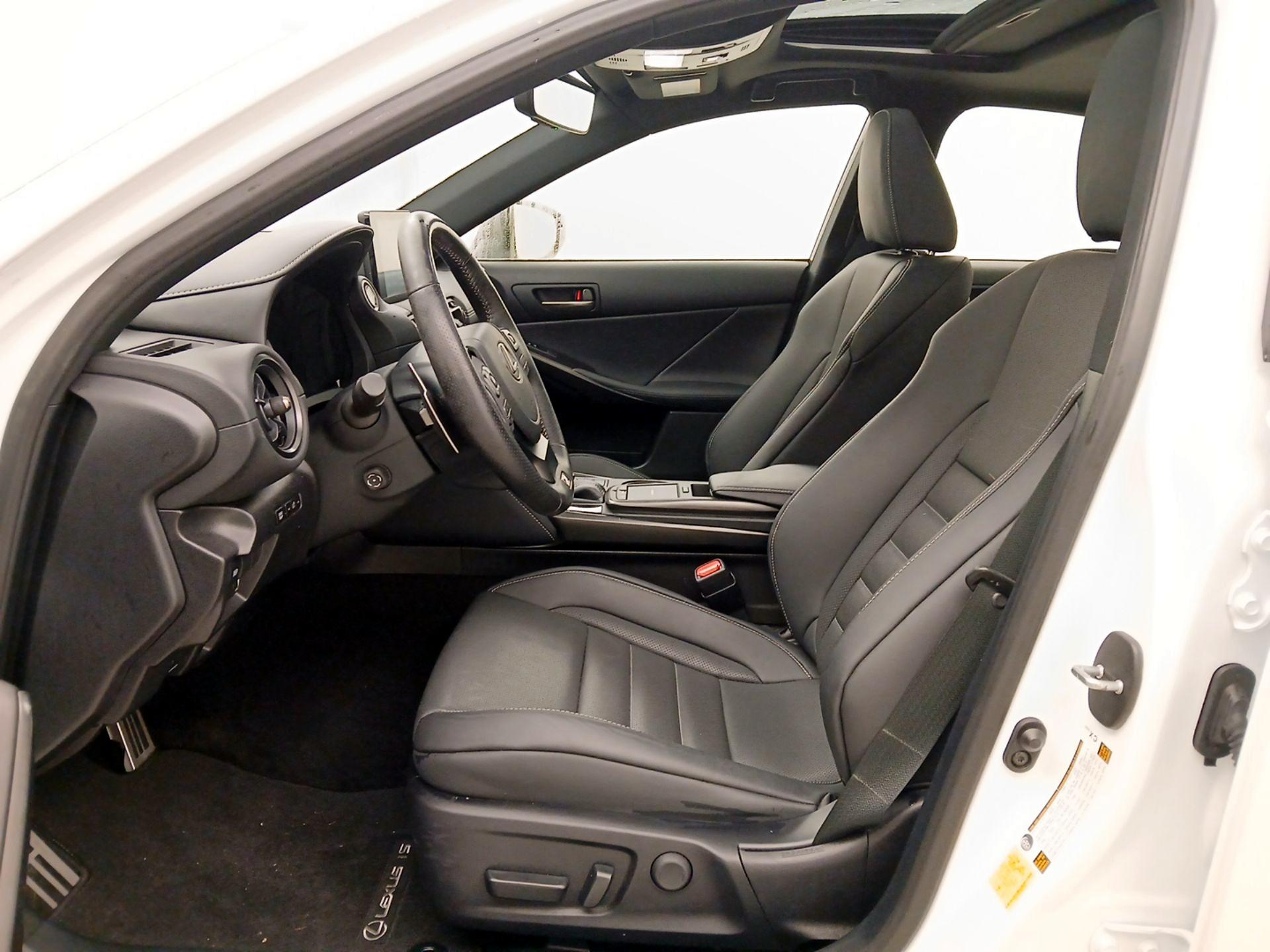 Thumbnail: 2023 Lexus IS - 11