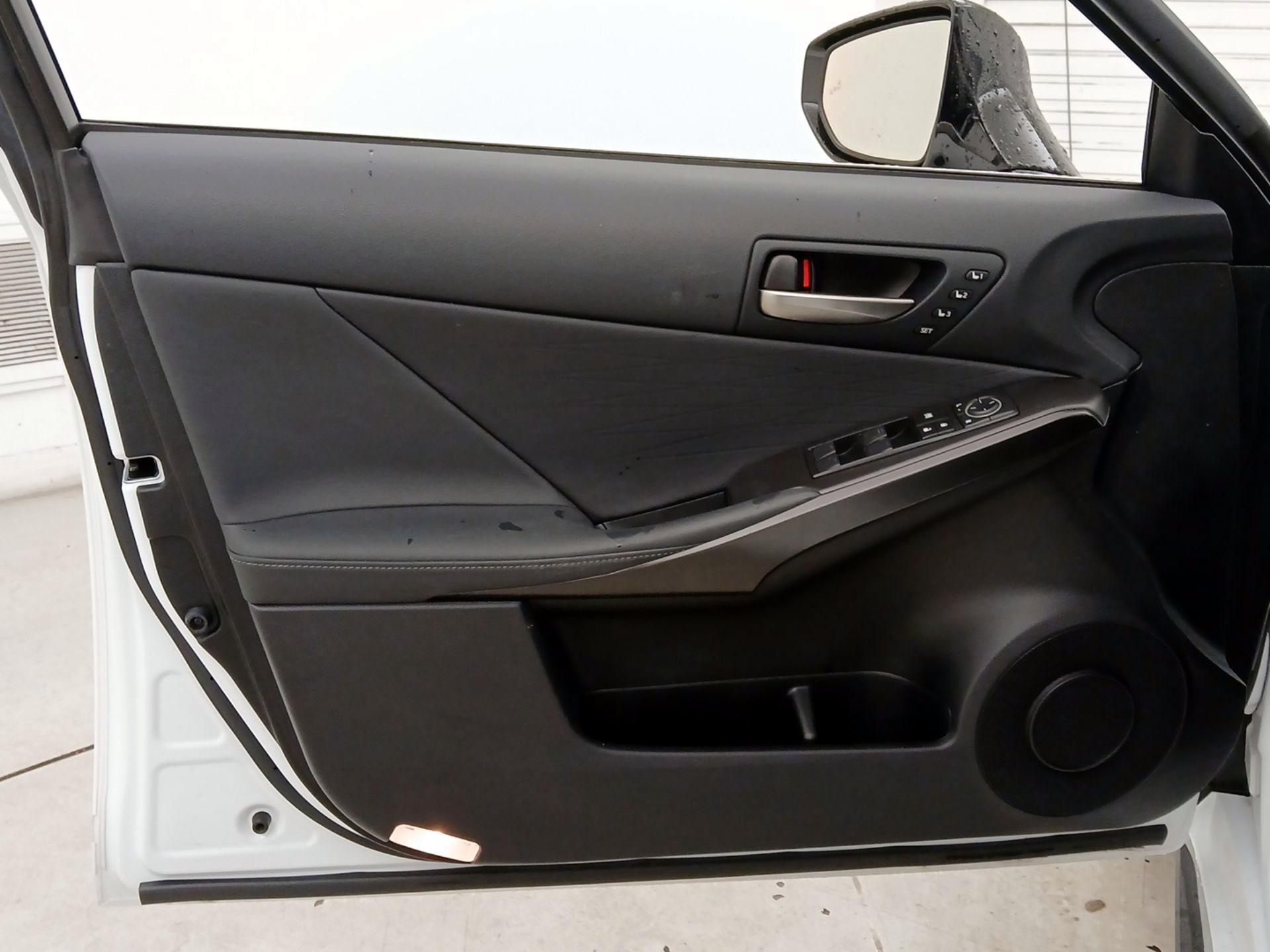 Thumbnail: 2023 Lexus IS - 12