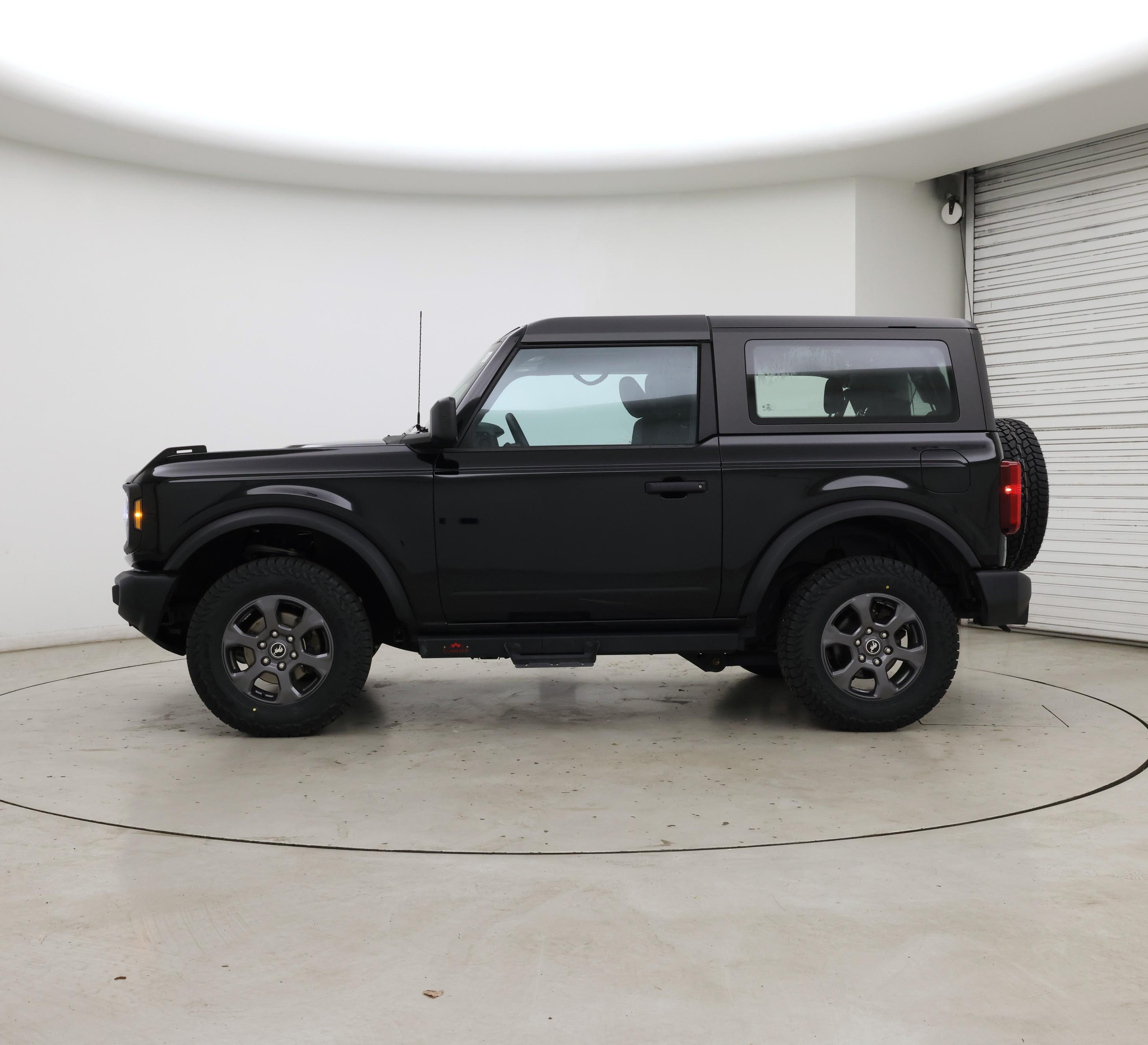 Thumbnail: 2023 Ford Bronco - 3