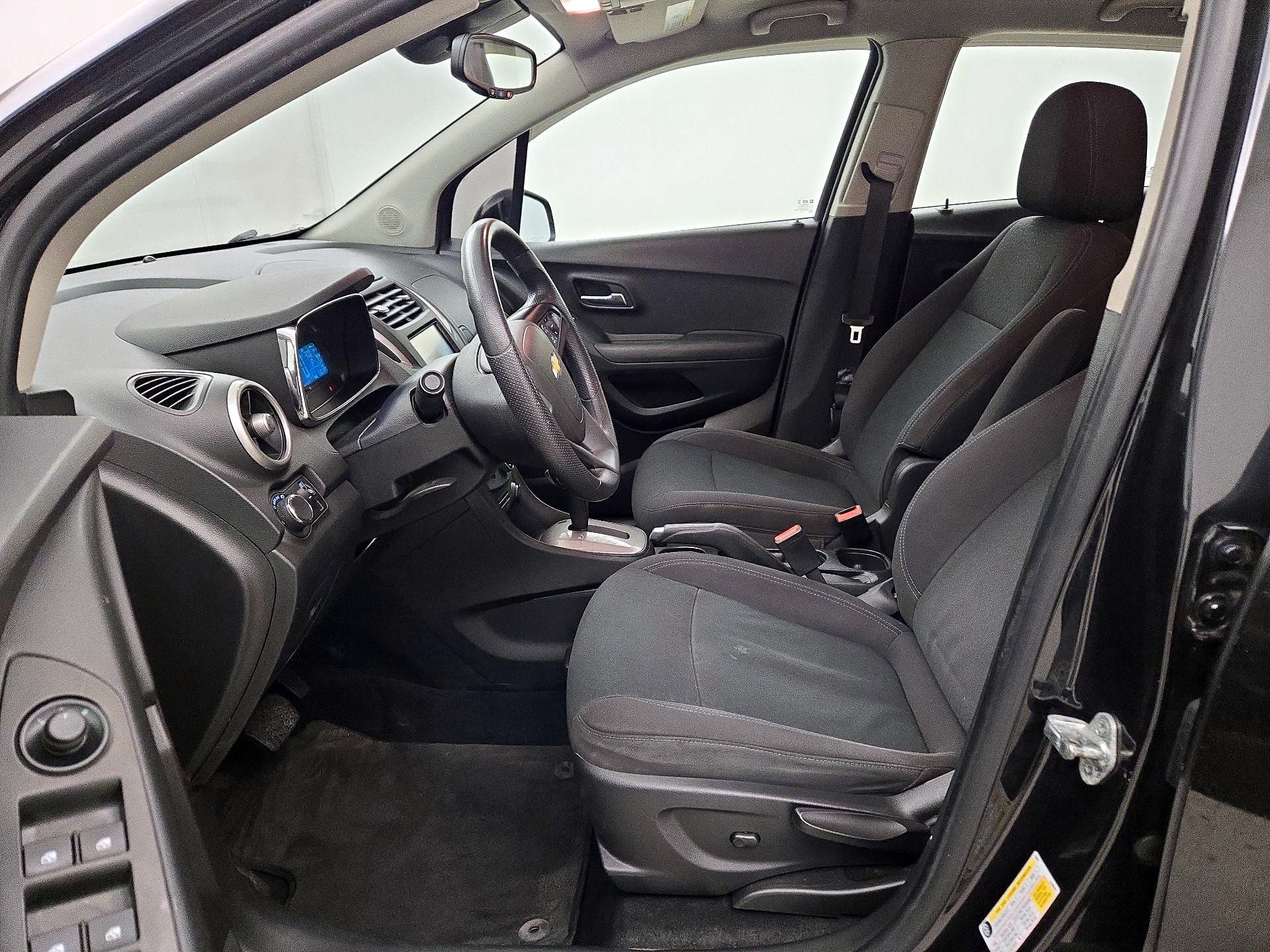 Thumbnail: 2016 Chevrolet Trax - 11