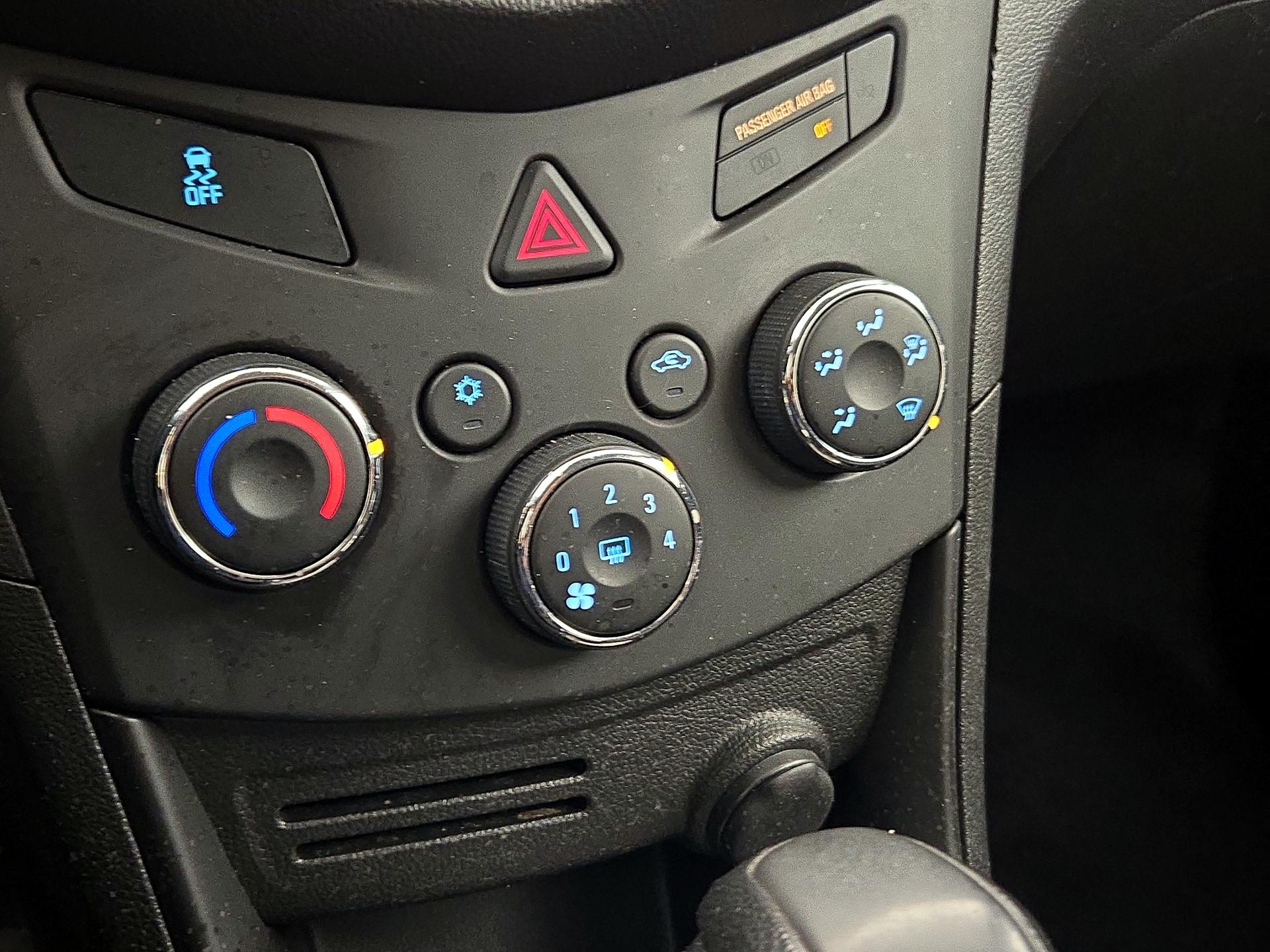 Thumbnail: 2016 Chevrolet Trax - 16