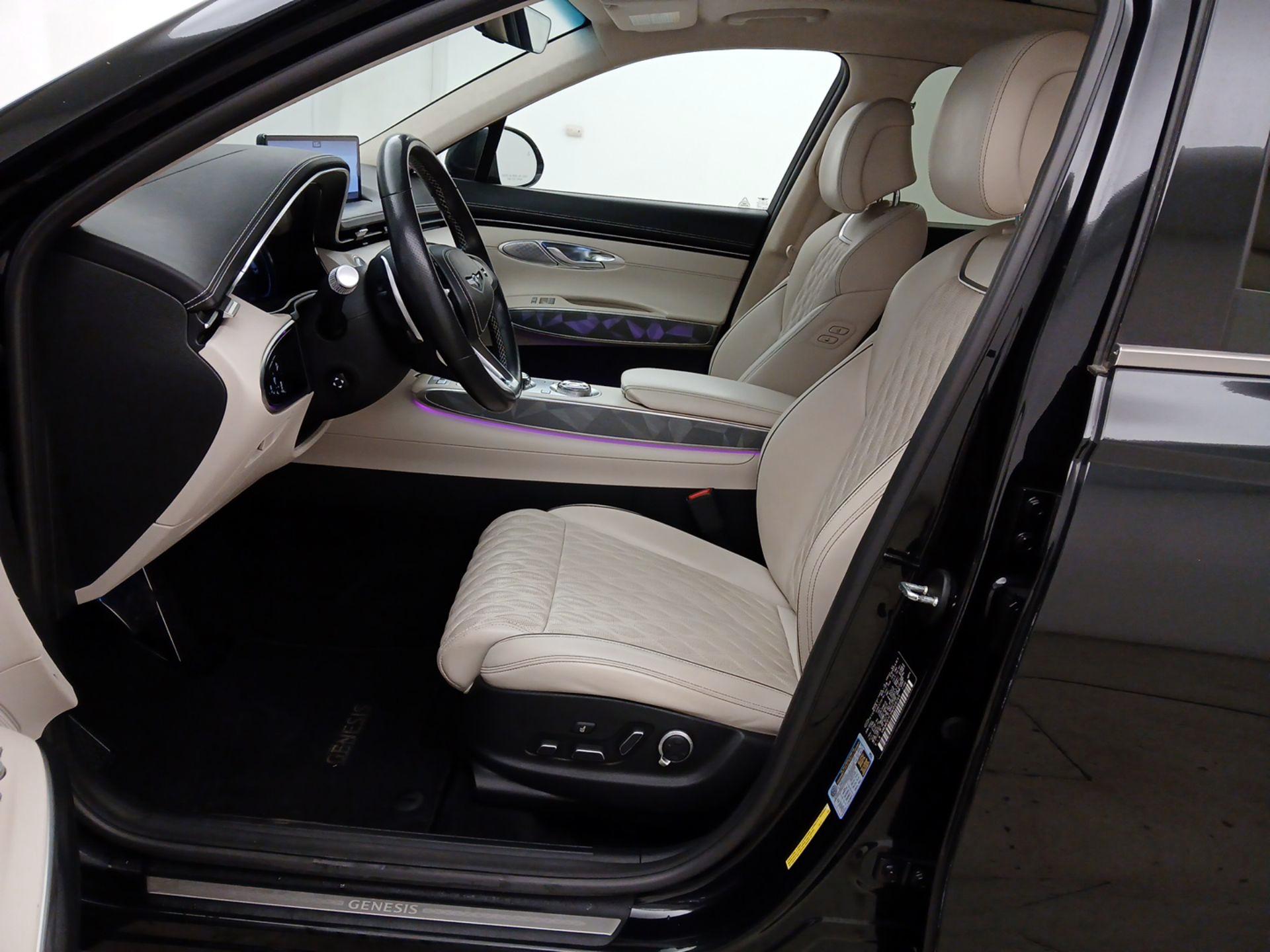 Thumbnail: 2022 Genesis GV70 - 11