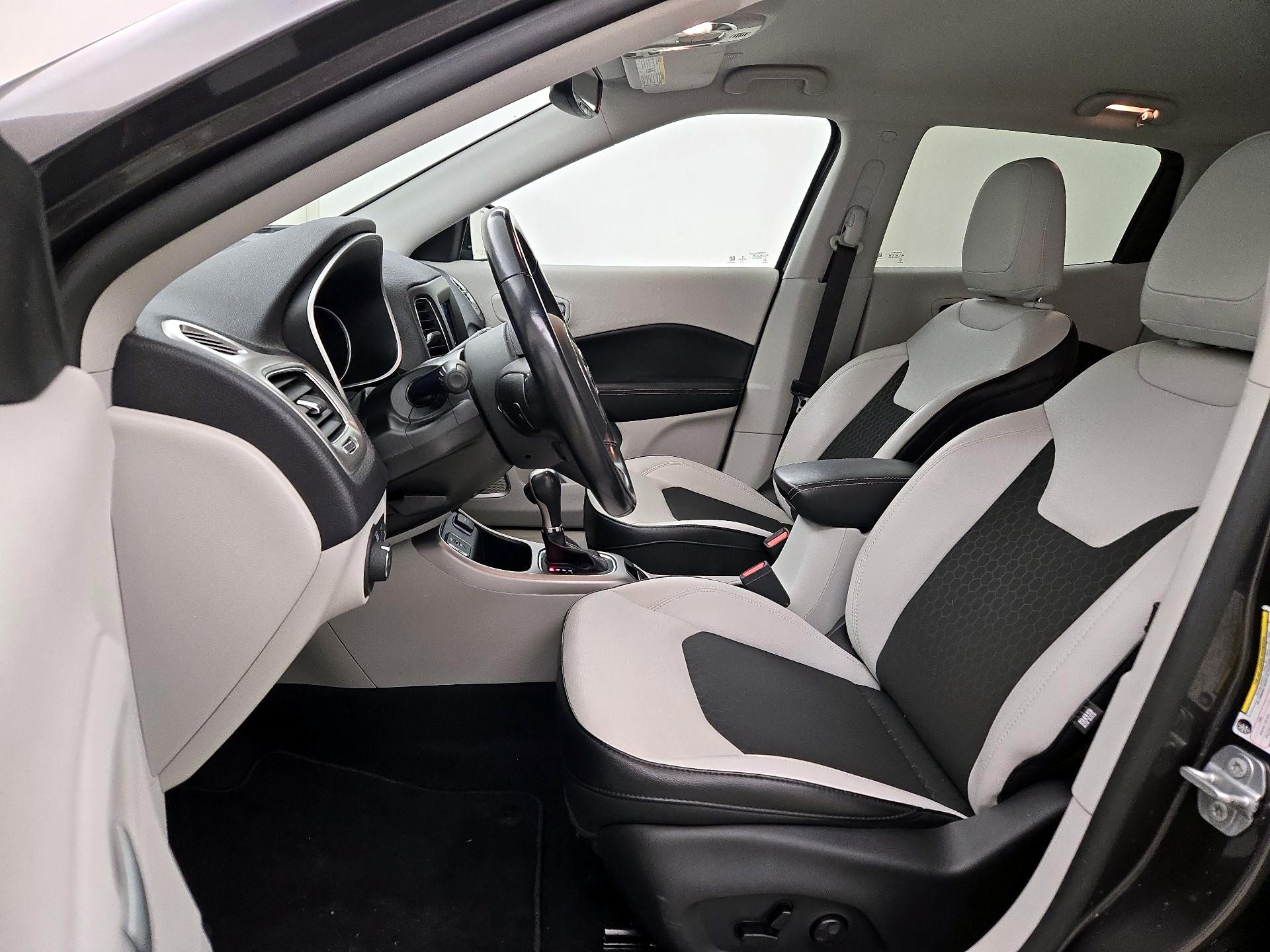 Thumbnail: 2020 Jeep Compass - 11