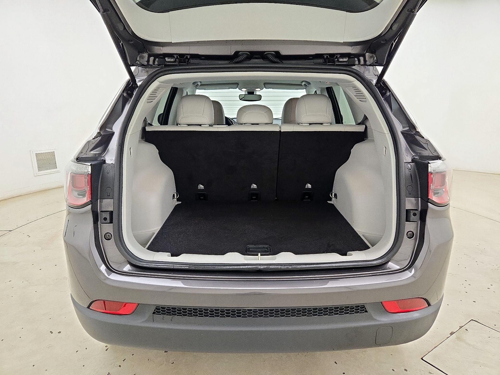 Thumbnail: 2020 Jeep Compass - 20